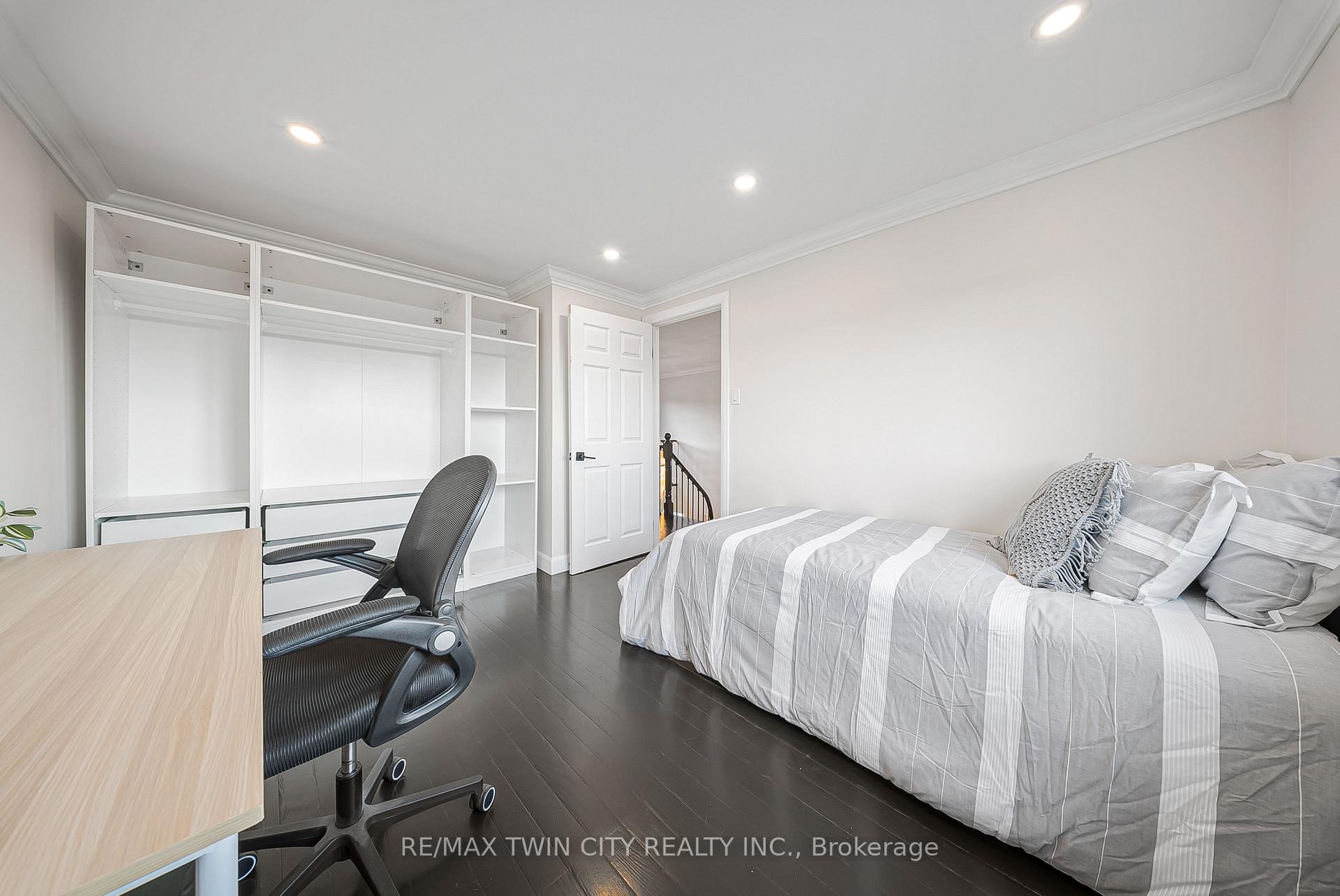 Photo 24 of 40 Ebydale Drive, Kitchener — HOMEH
