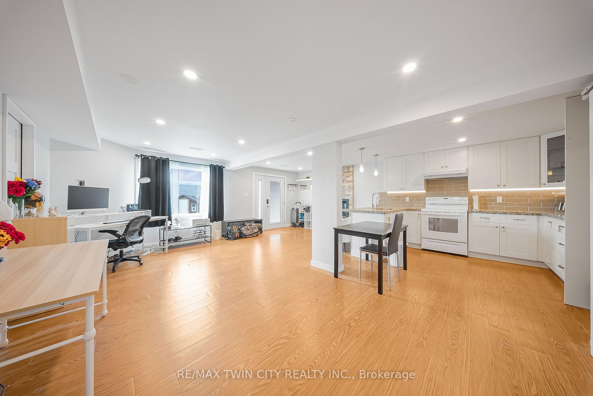 Photo 30 of 40 Ebydale Drive, Kitchener — HOMEH
