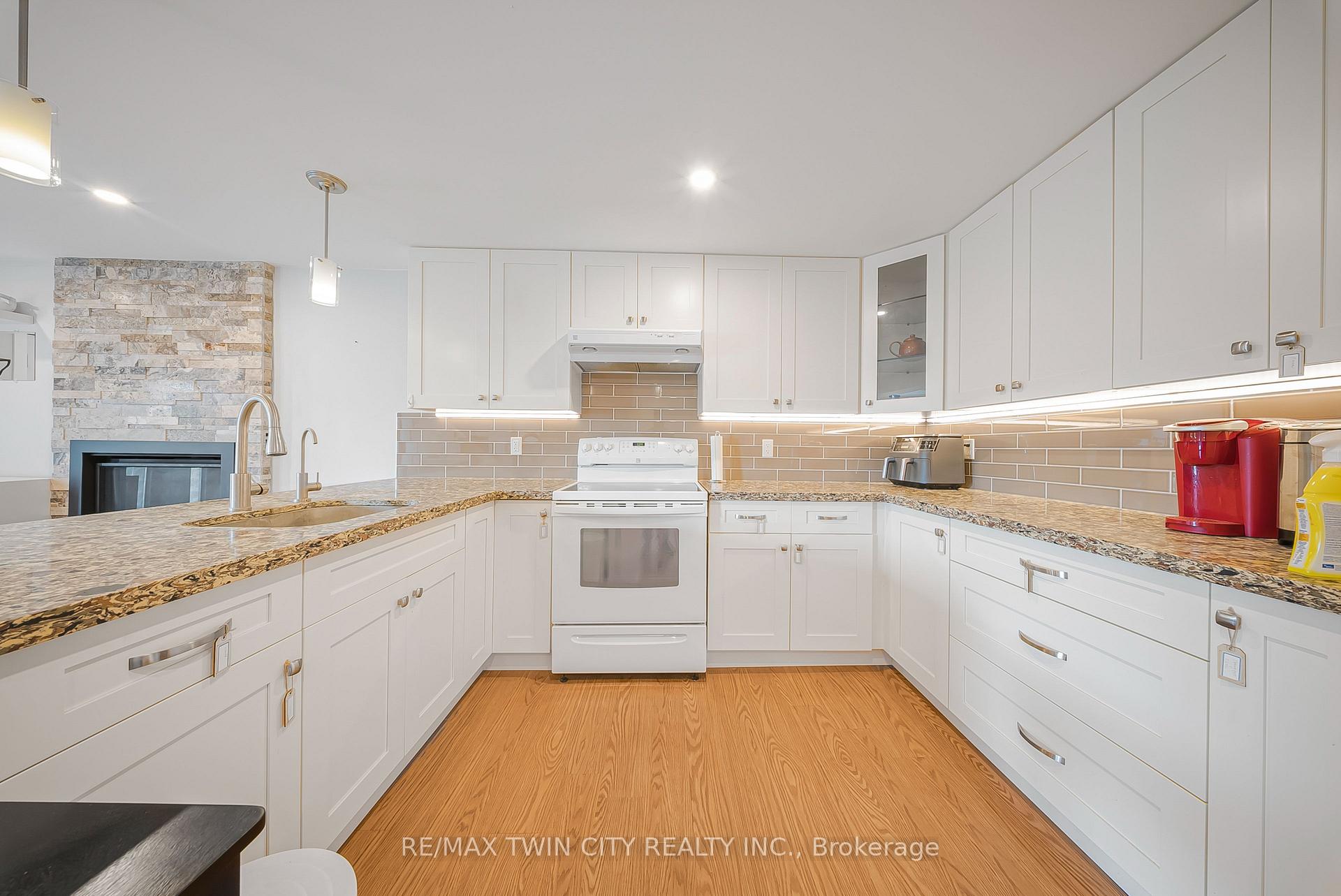 Photo 31 of 40 Ebydale Drive, Kitchener — HOMEH