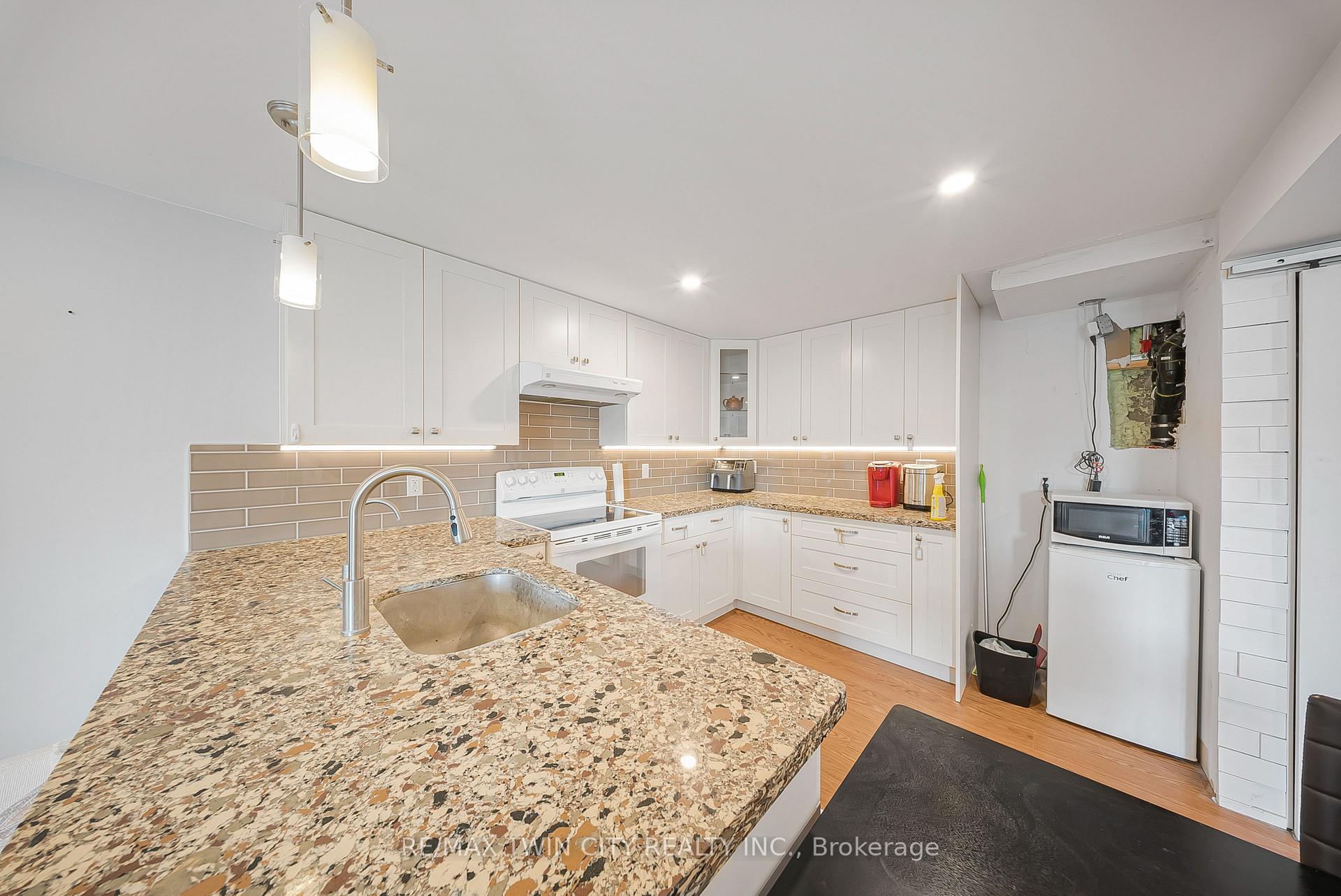 Photo 32 of 40 Ebydale Drive, Kitchener — HOMEH