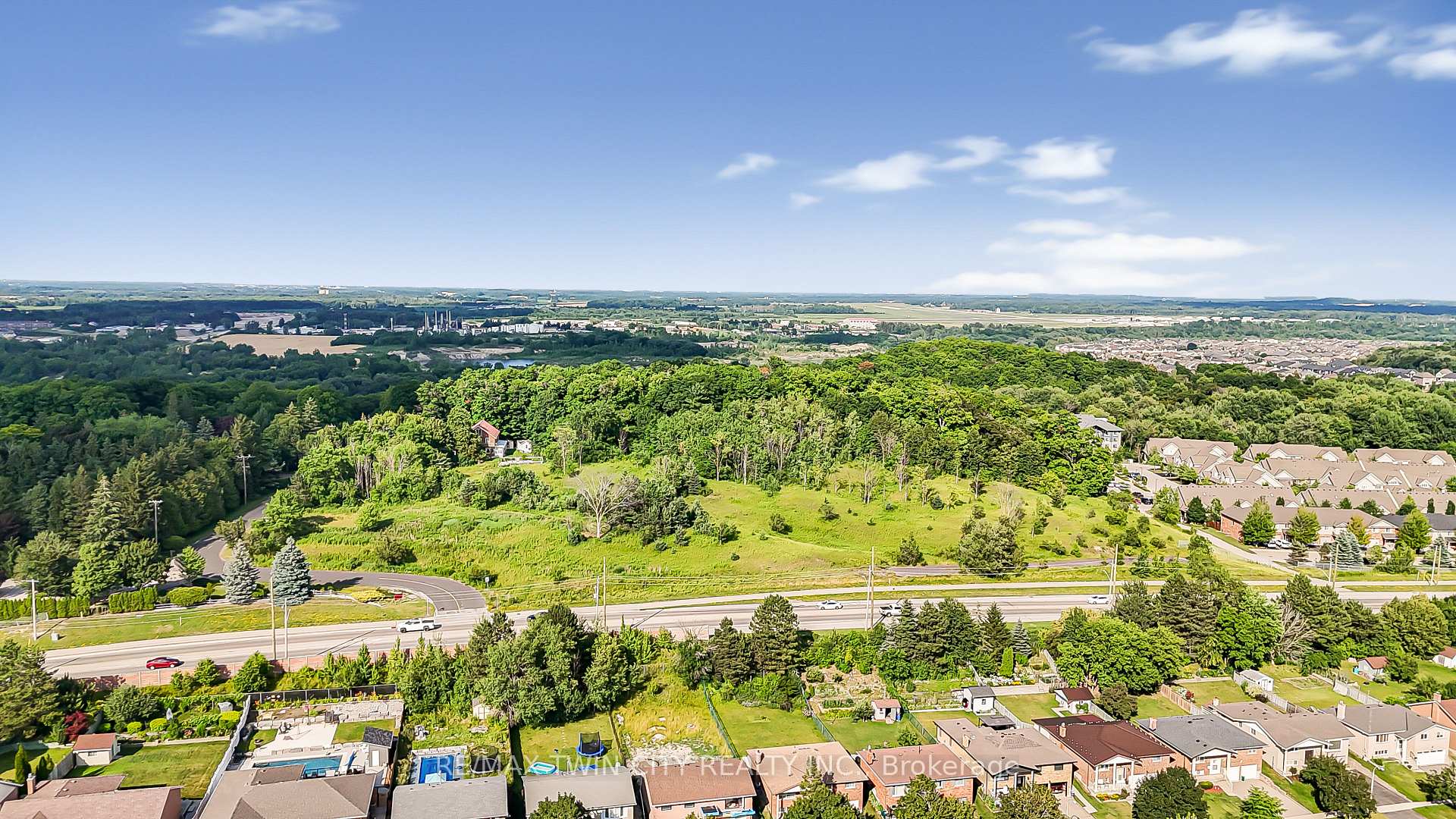 Photo 41 of 40 Ebydale Drive, Kitchener — HOMEH