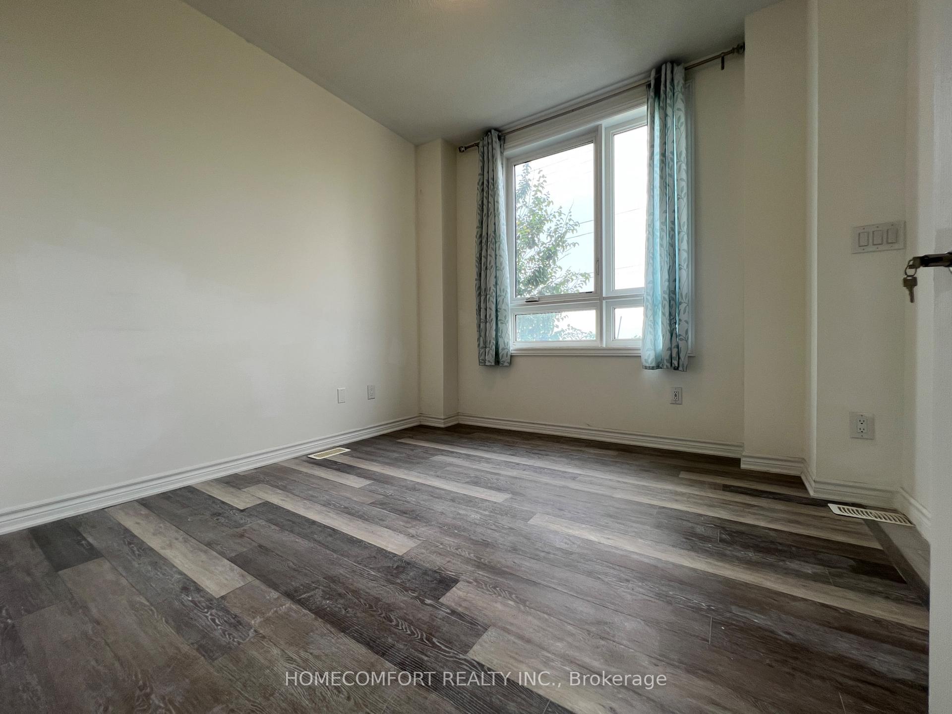 Photo 6 of 28 Chicago Lane, Markham, Wismer — HOMEH