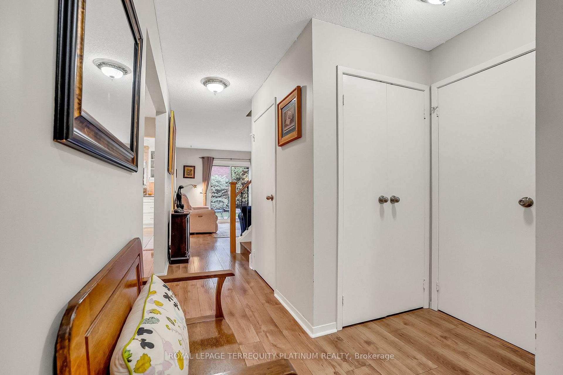 Photo 5 of 30 Vanessa Road, Markham, Markville — HOMEH