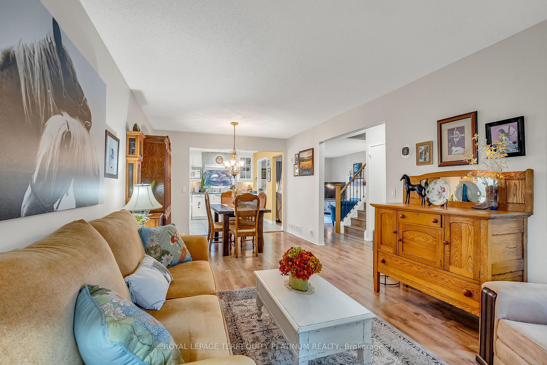 Photo 8 of 30 Vanessa Road, Markham, Markville — HOMEH