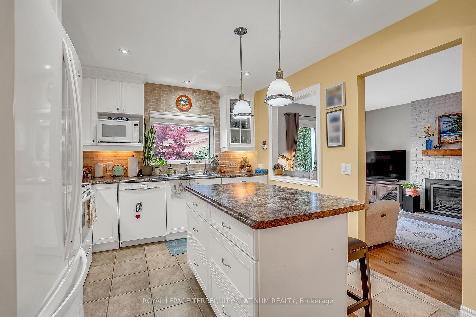 Photo 14 of 30 Vanessa Road, Markham, Markville — HOMEH