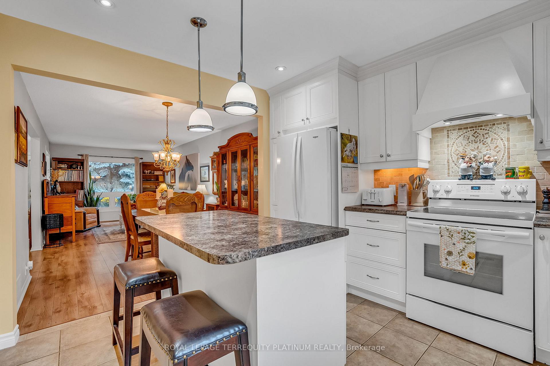 Photo 16 of 30 Vanessa Road, Markham, Markville — HOMEH