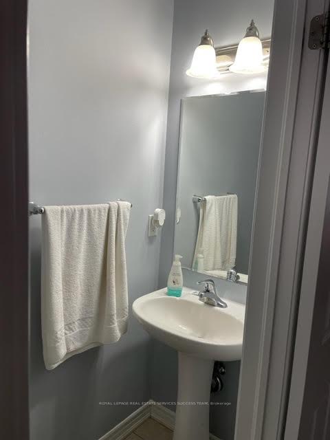Photo 6 of 158 West Oak Trail, Kitchener, Rosenburg — HOMEH