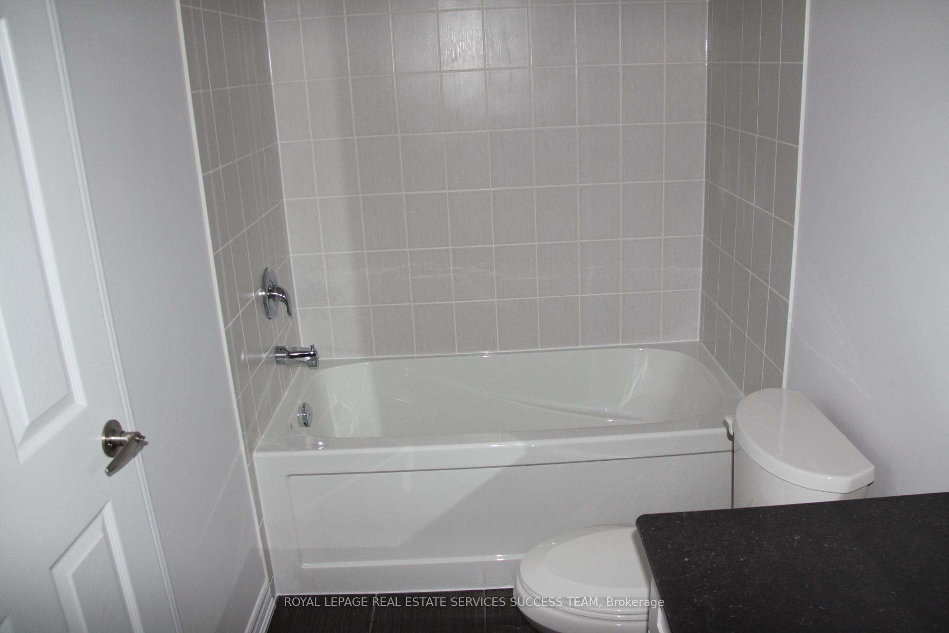 Photo 9 of 158 West Oak Trail, Kitchener, Rosenburg — HOMEH