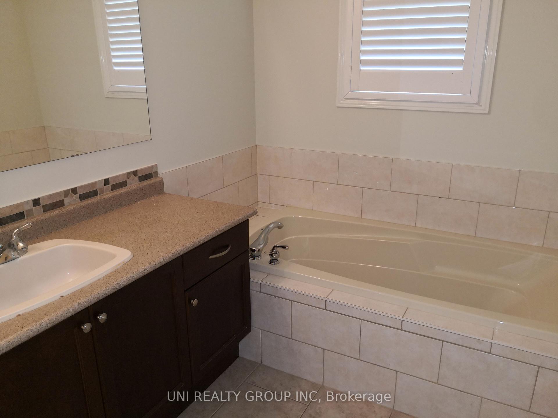 Photo 15 of 363 Glenbrae Avenue, Ottawa, Kanata - Morgan's Grant/South March — HOMEH