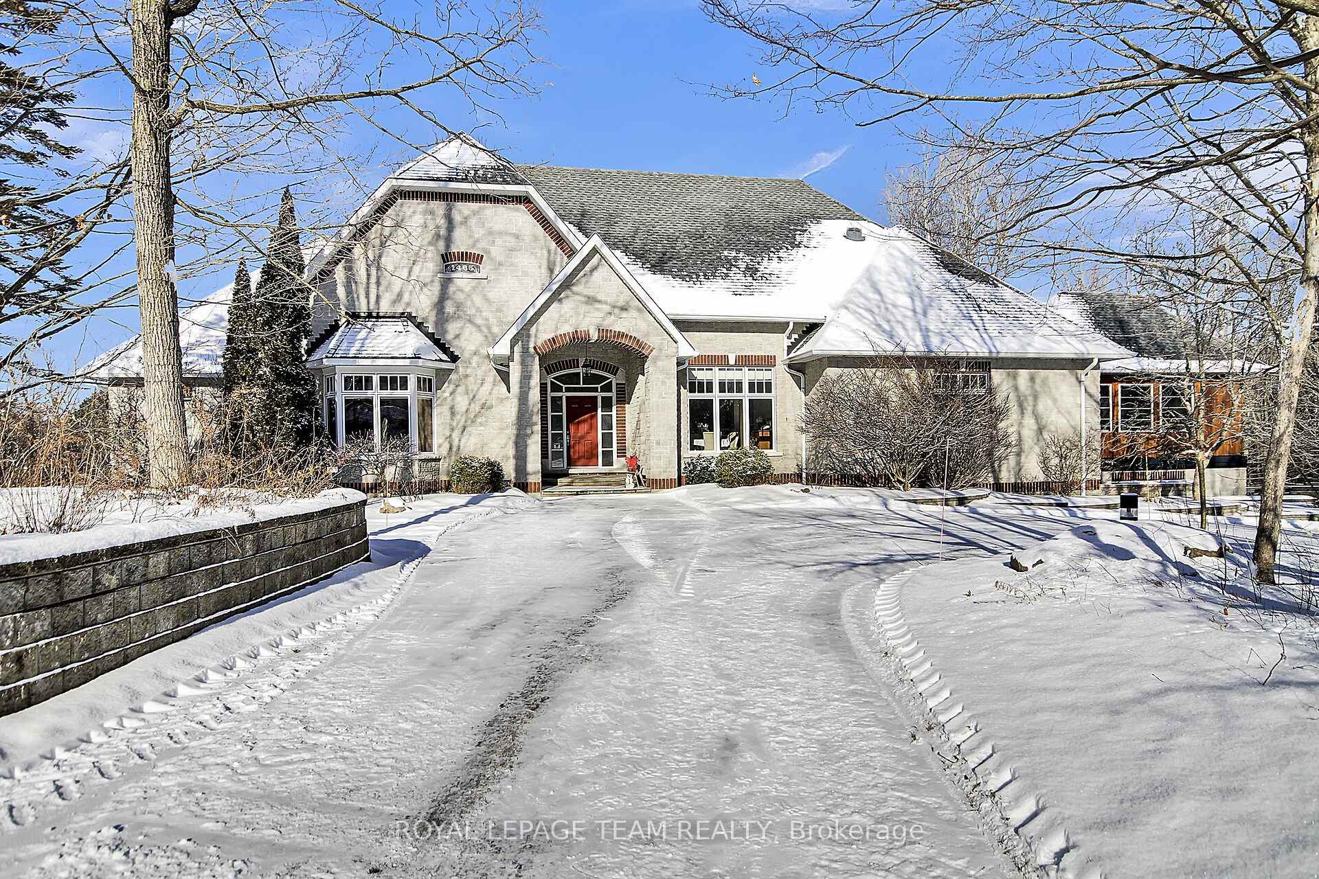 Front of 1465 Squire Drive