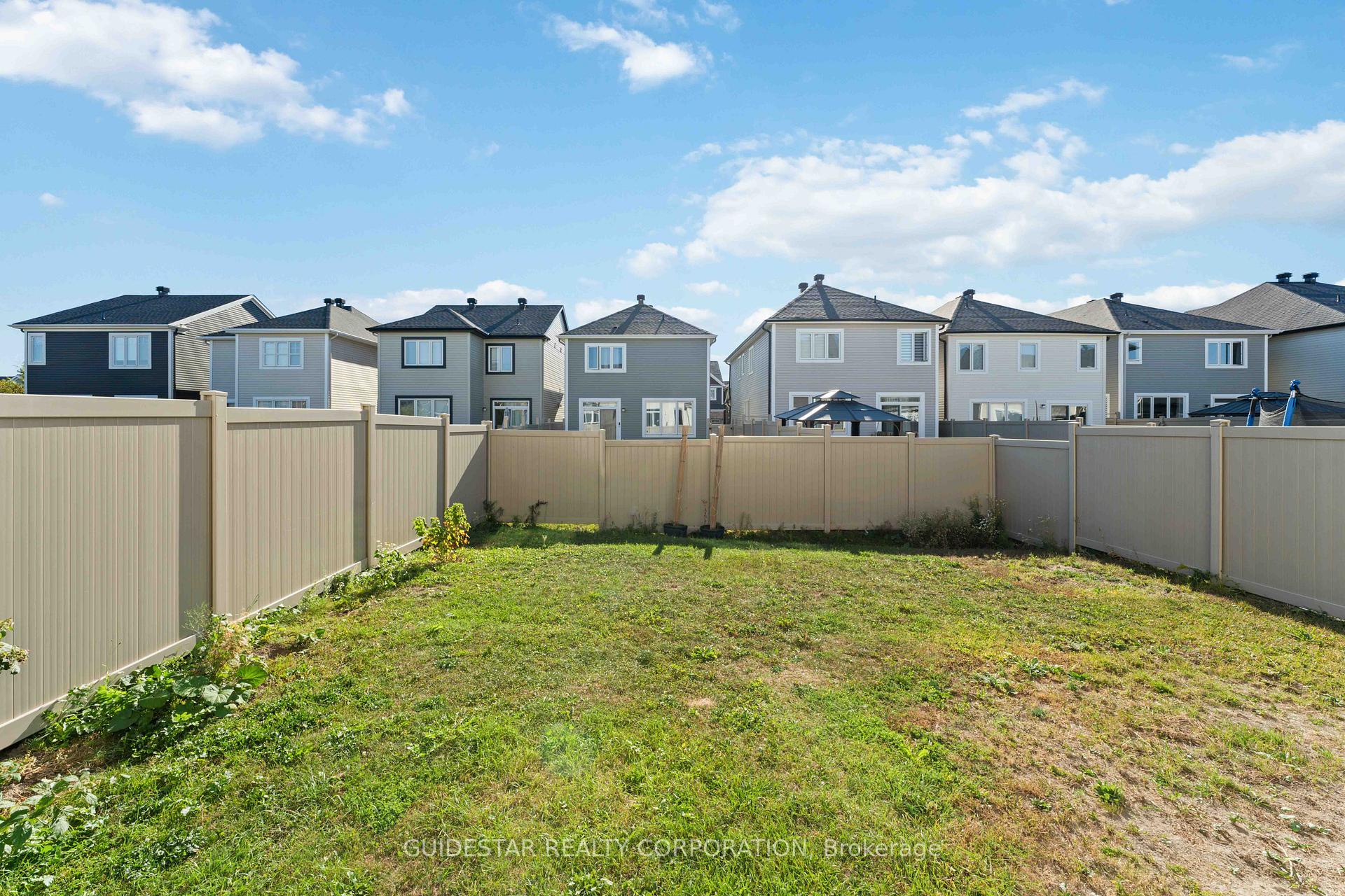 Photo 30 of 28 Oxalis Crescent, Ottawa, Kanata - Emerald Meadows/Trailwest — HOMEH