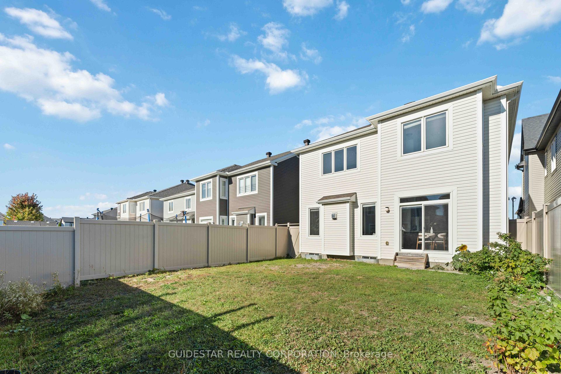 Photo 31 of 28 Oxalis Crescent, Ottawa, Kanata - Emerald Meadows/Trailwest — HOMEH