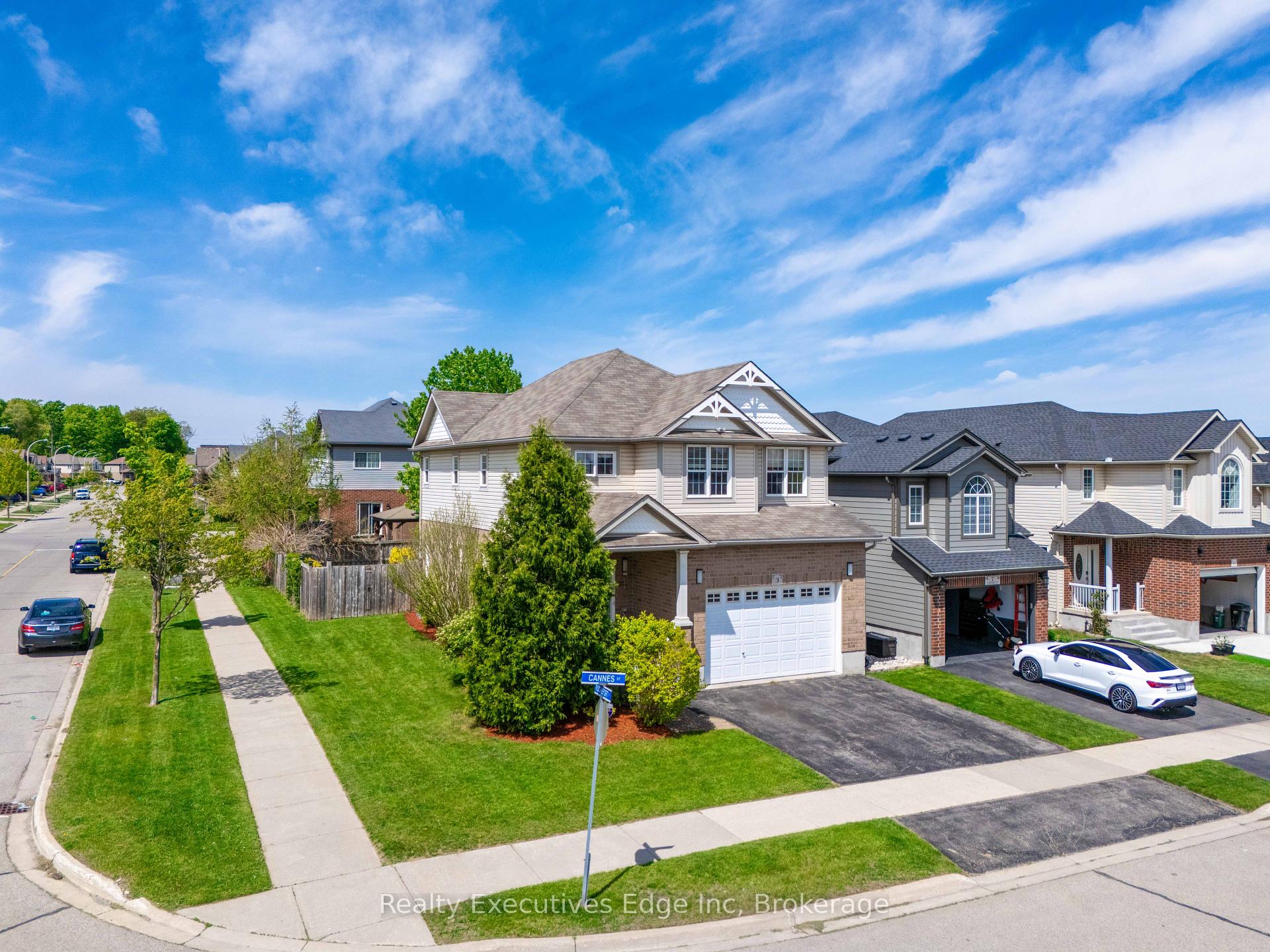 Photo 2 of 3 Cannes Street, Kitchener — HOMEH
