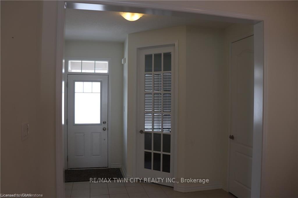 Photo 2 of 383 Grovehill Crescent, Kitchener — HOMEH