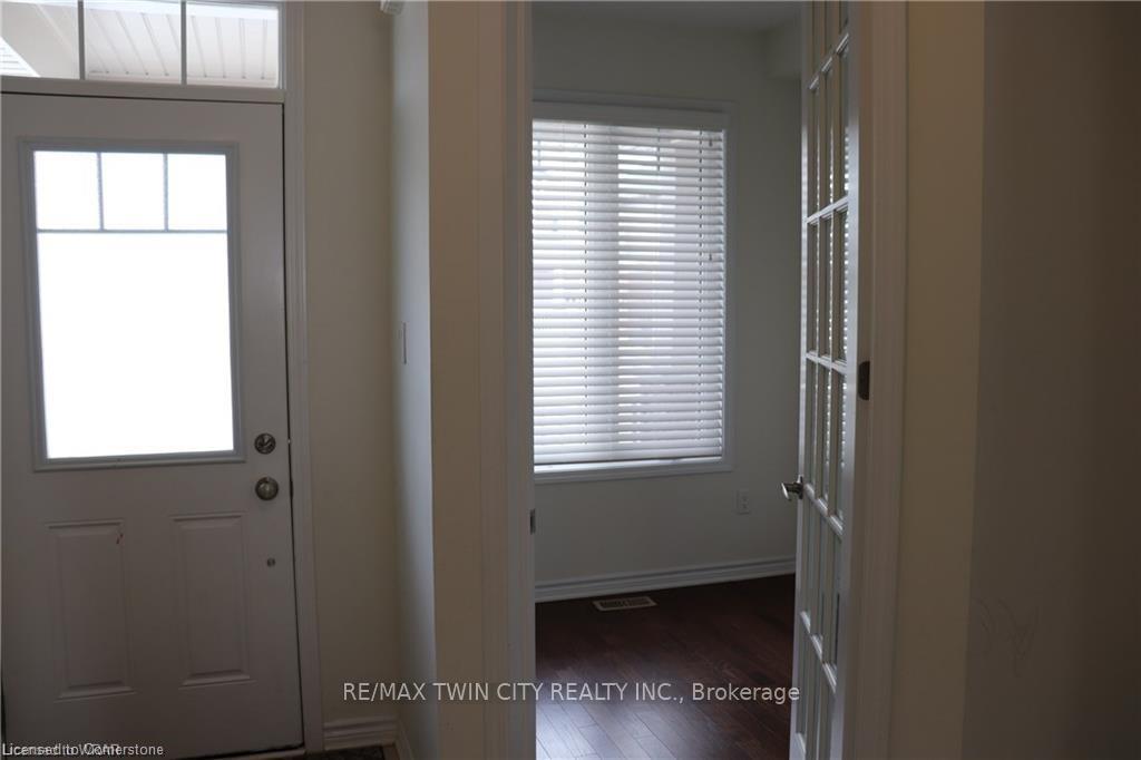 Photo 3 of 383 Grovehill Crescent, Kitchener — HOMEH