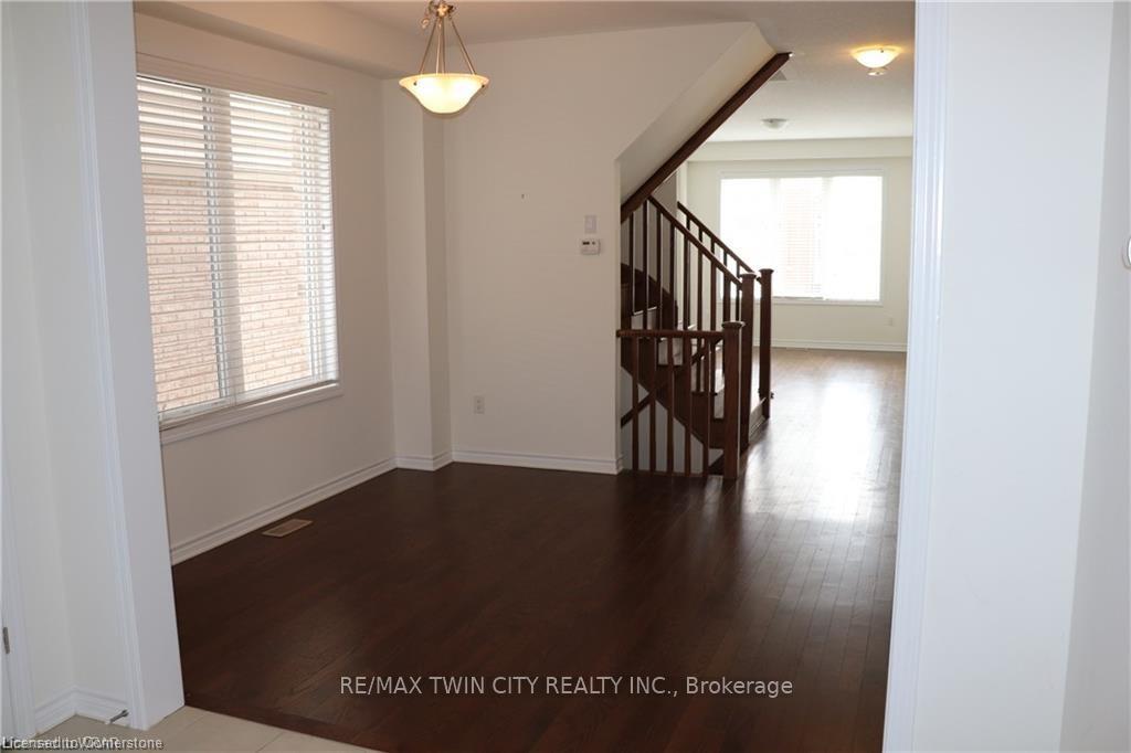 Photo 4 of 383 Grovehill Crescent, Kitchener — HOMEH