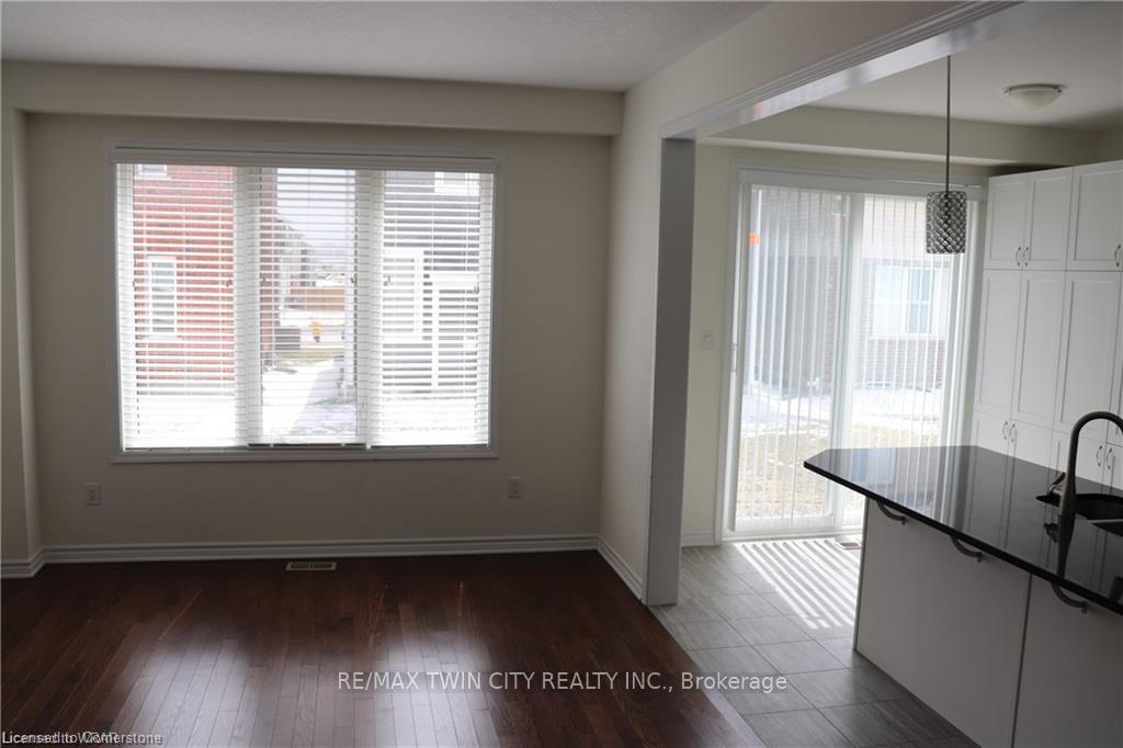 Photo 5 of 383 Grovehill Crescent, Kitchener — HOMEH
