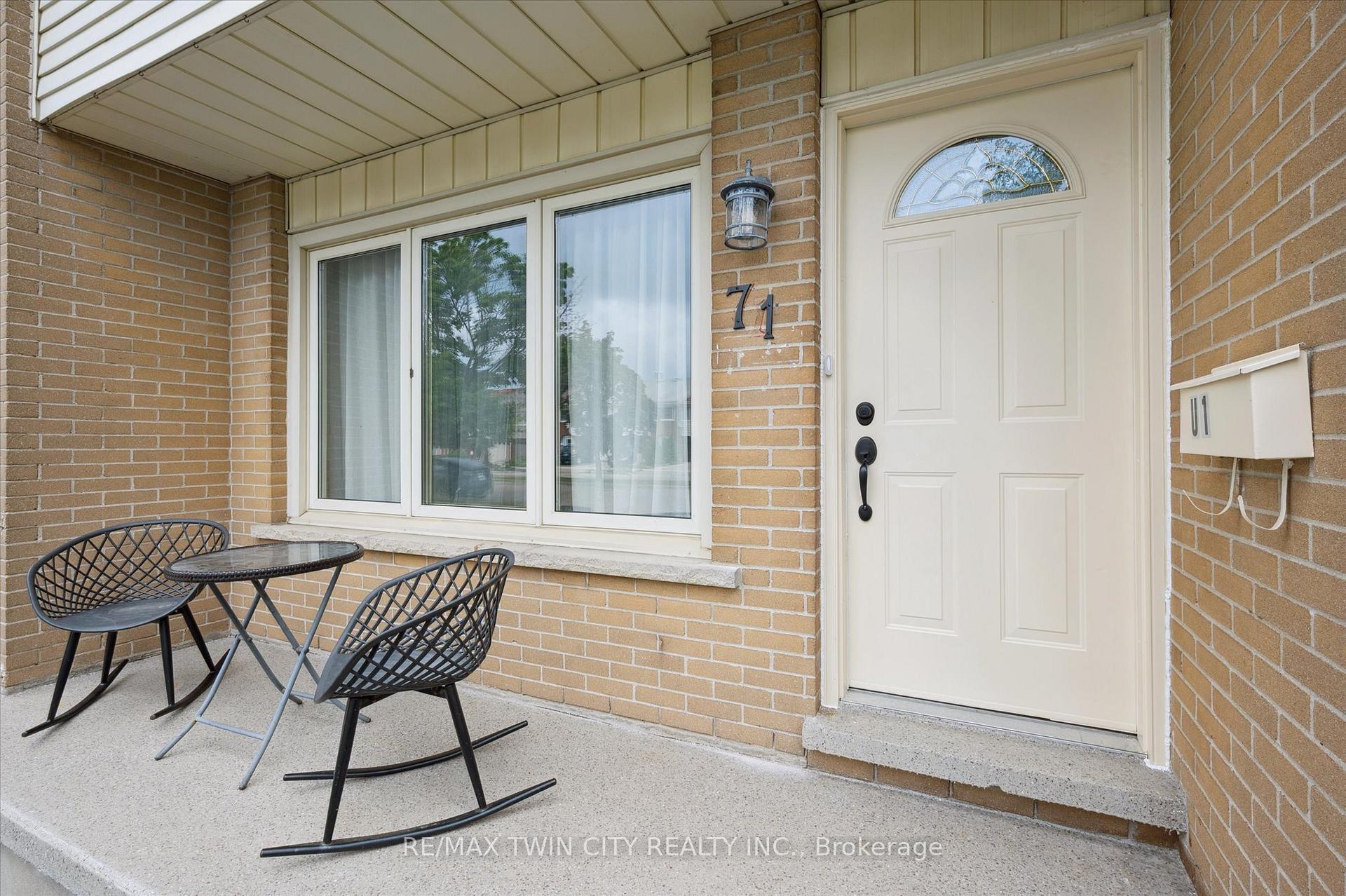 Photo 5 of 71 Overlea Drive, Kitchener — HOMEH