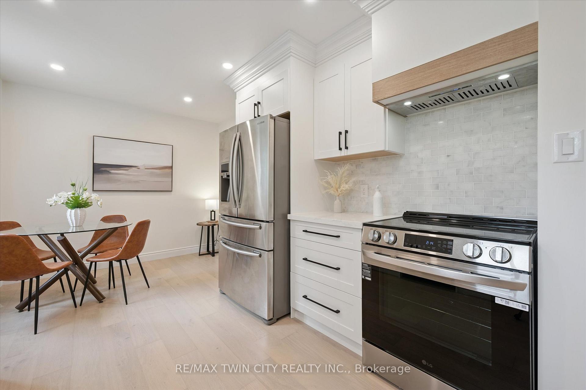 Photo 12 of 71 Overlea Drive, Kitchener — HOMEH