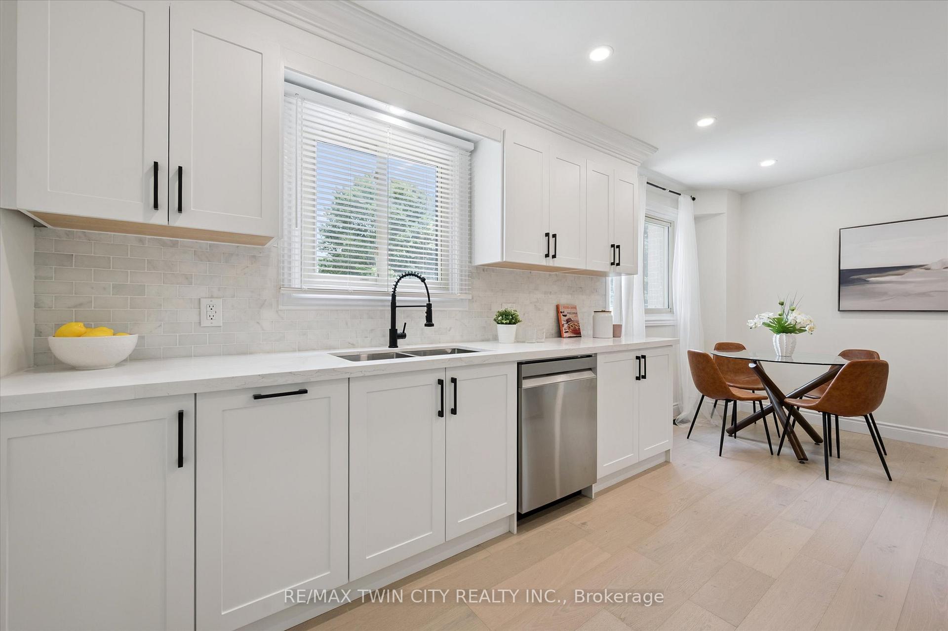 Photo 13 of 71 Overlea Drive, Kitchener — HOMEH
