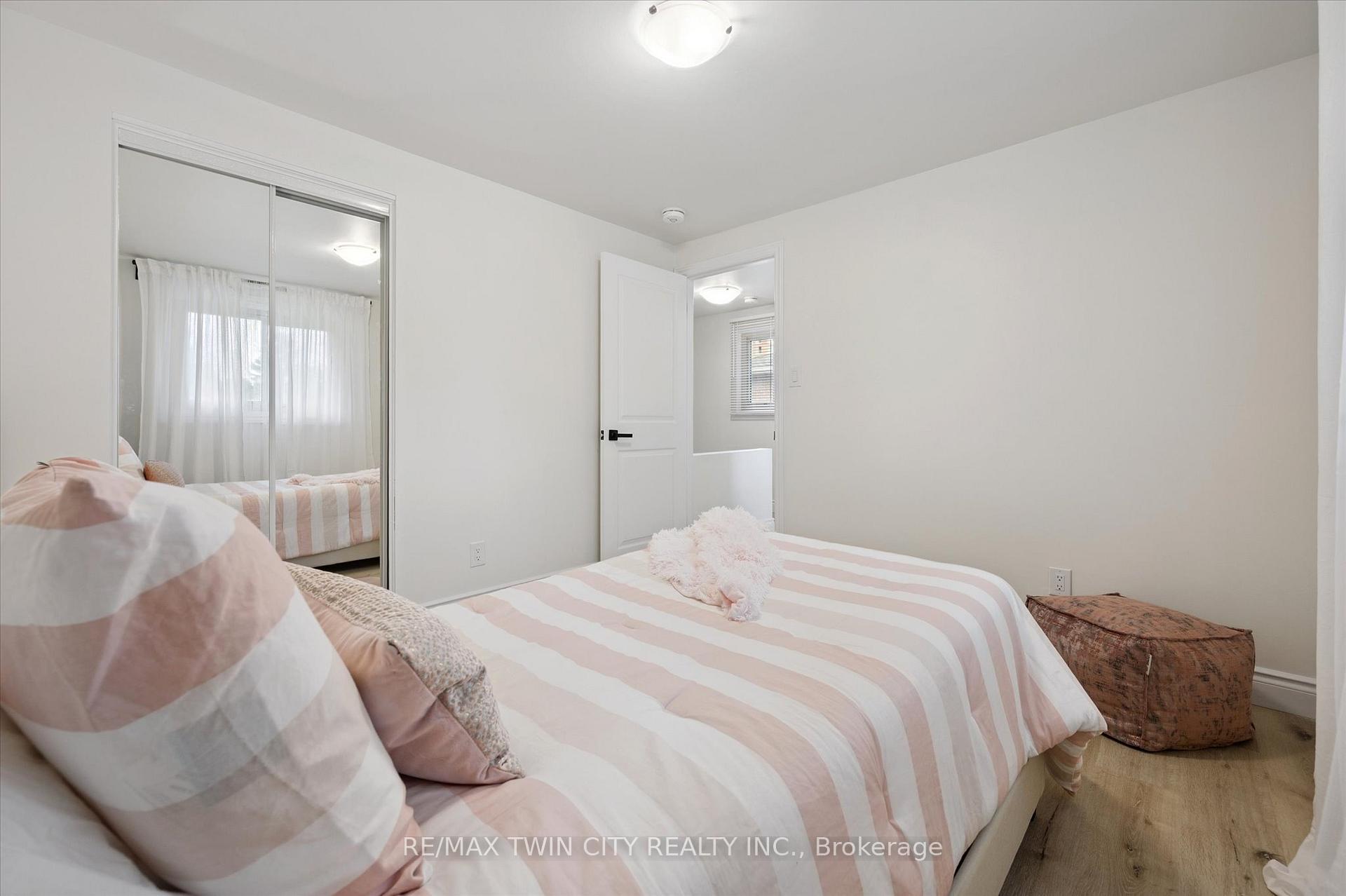 Photo 17 of 71 Overlea Drive, Kitchener — HOMEH