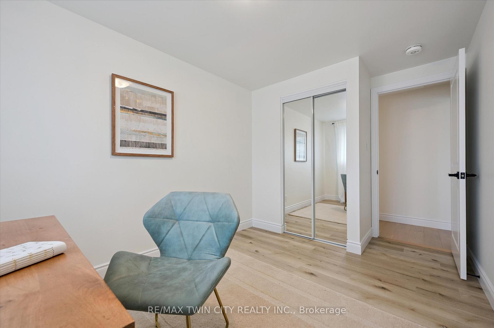 Photo 19 of 71 Overlea Drive, Kitchener — HOMEH
