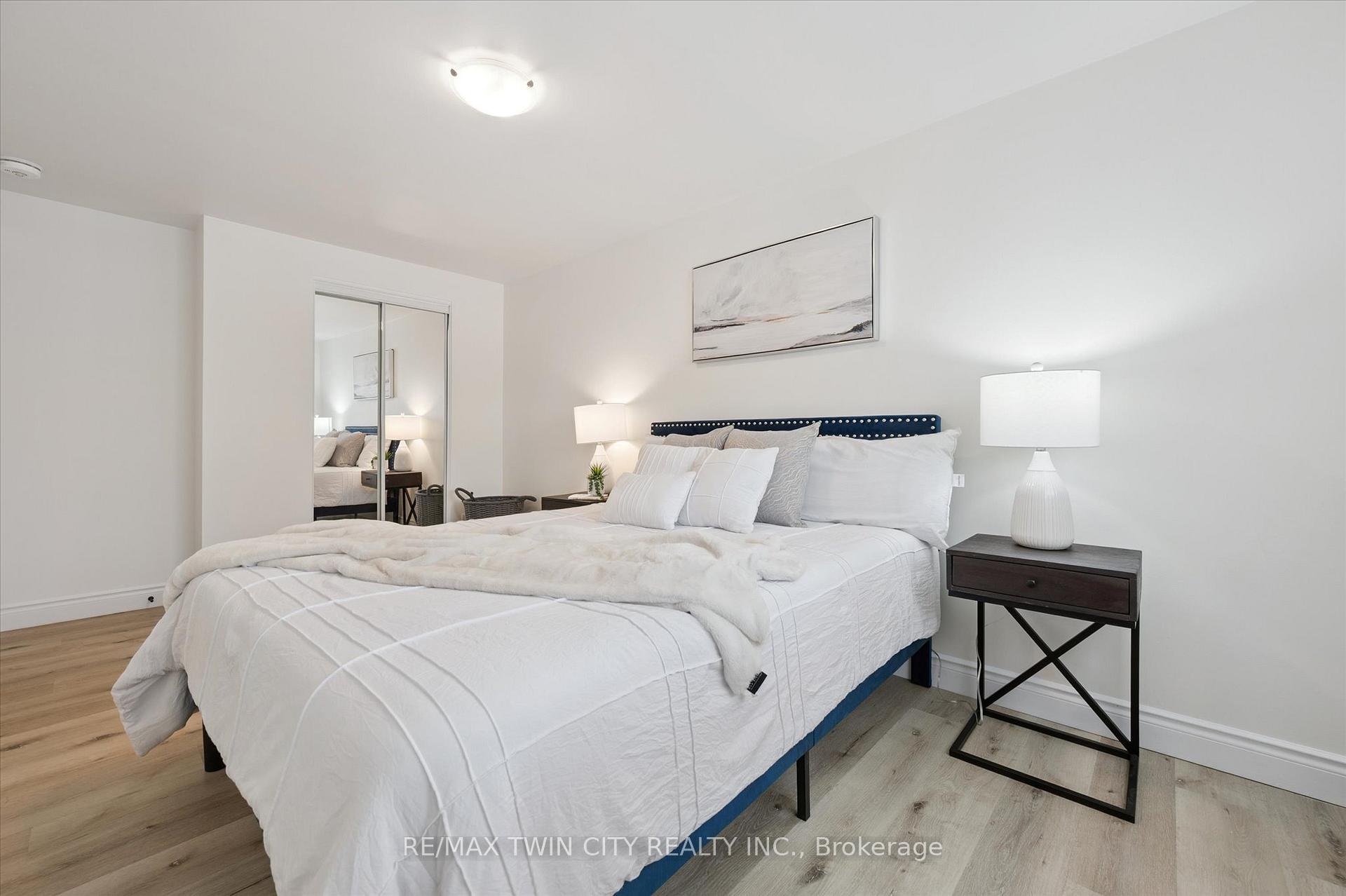Photo 22 of 71 Overlea Drive, Kitchener — HOMEH