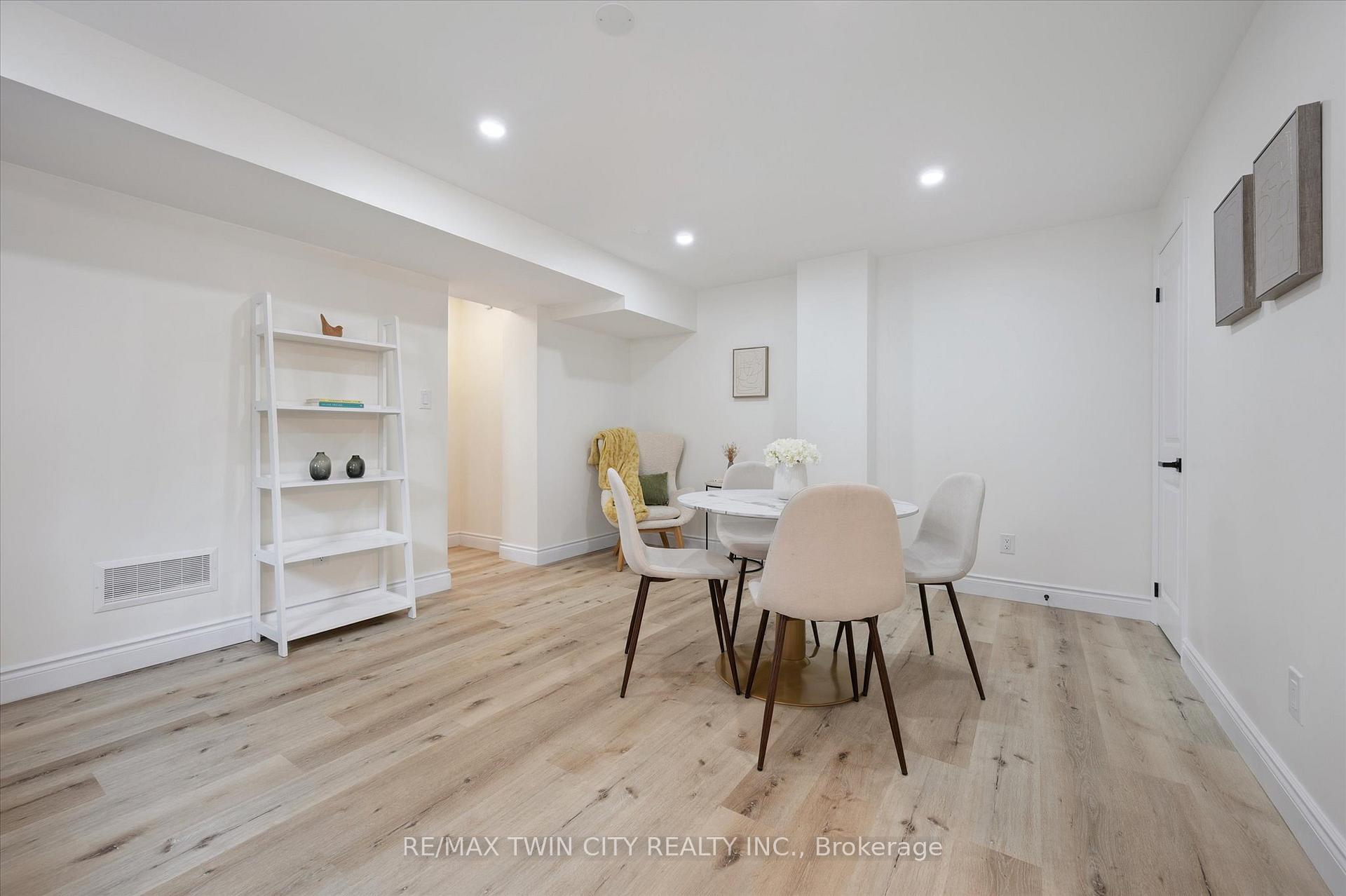 Photo 24 of 71 Overlea Drive, Kitchener — HOMEH