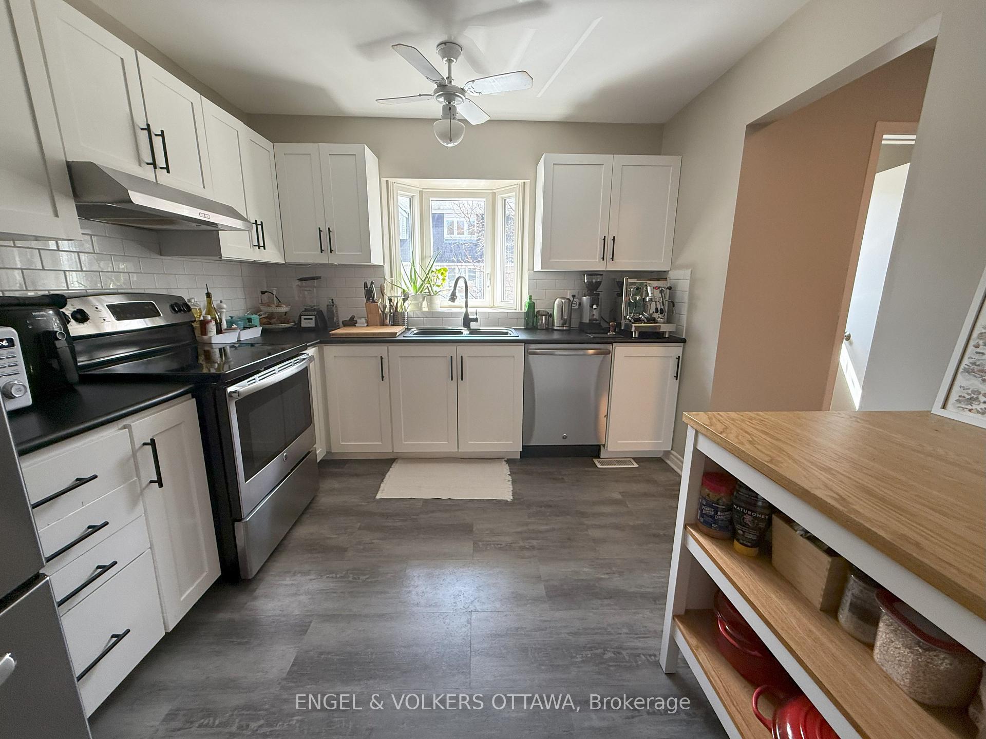 Photo 6 of 37 Lightfoot Place, Ottawa, Kanata - Katimavik — HOMEH