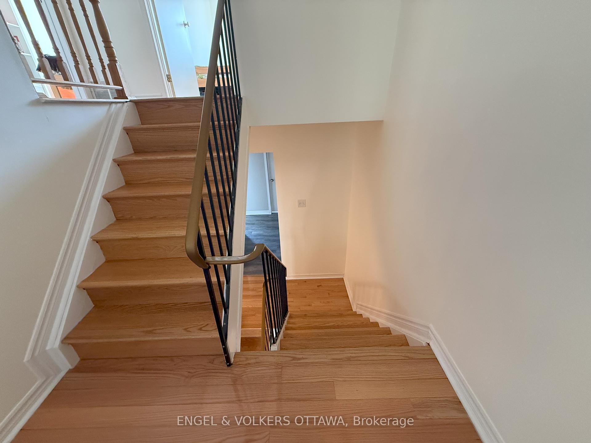 Photo 11 of 37 Lightfoot Place, Ottawa, Kanata - Katimavik — HOMEH