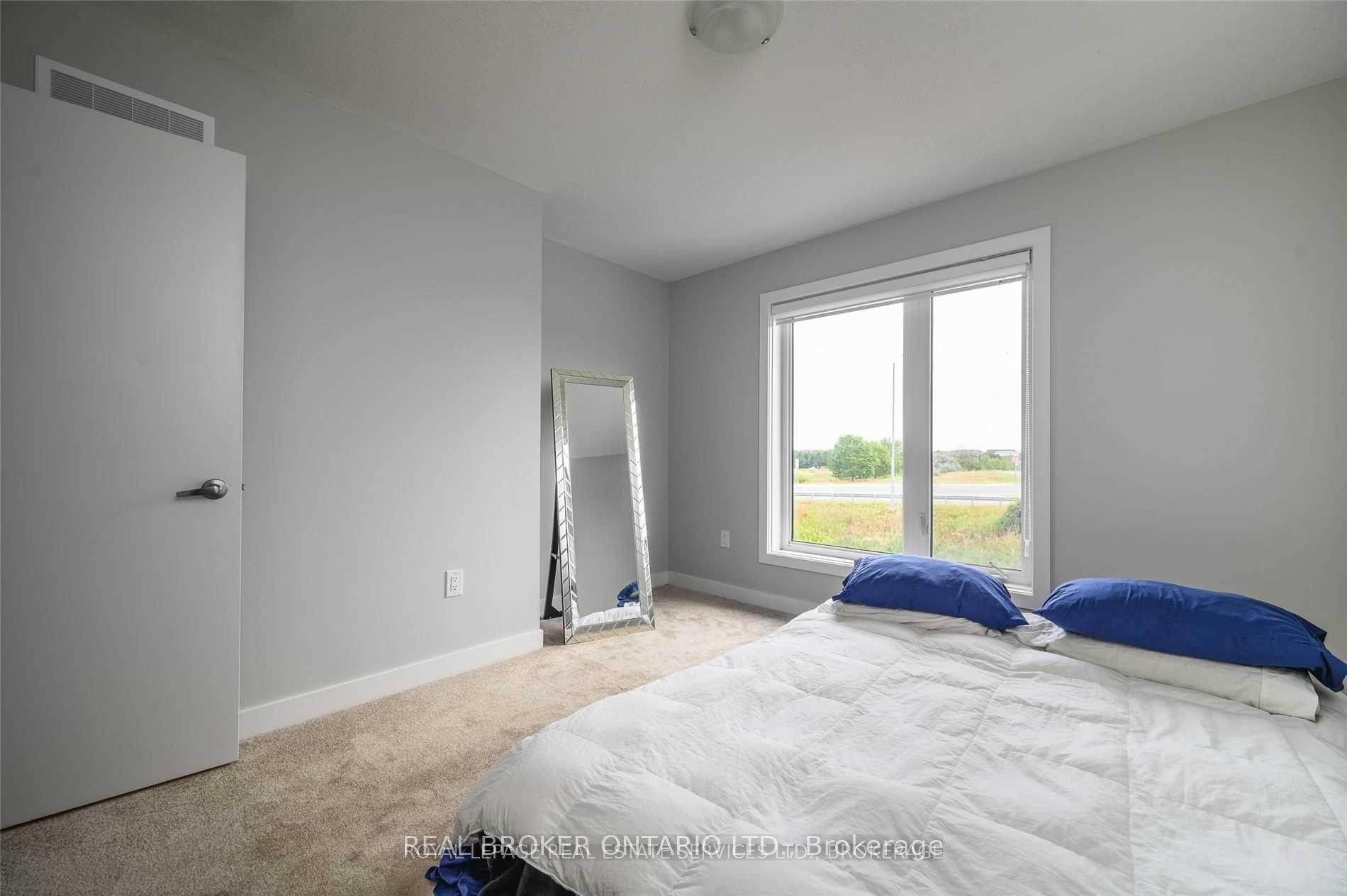 Photo 15 of Unit 65, 590 North Service Road, Hamilton, Lakeshore — HOMEH