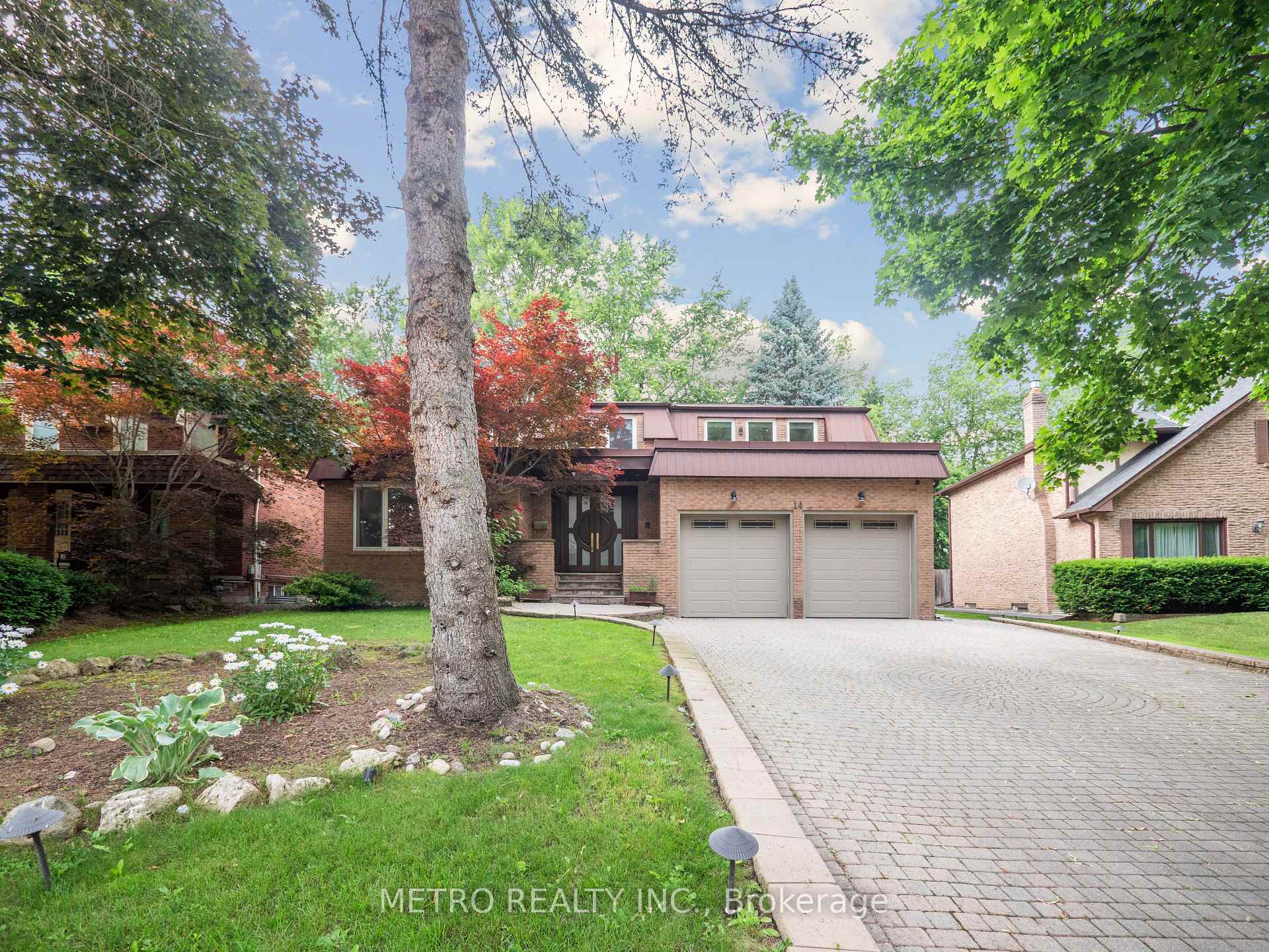 Front of 14 Village Squire Lane