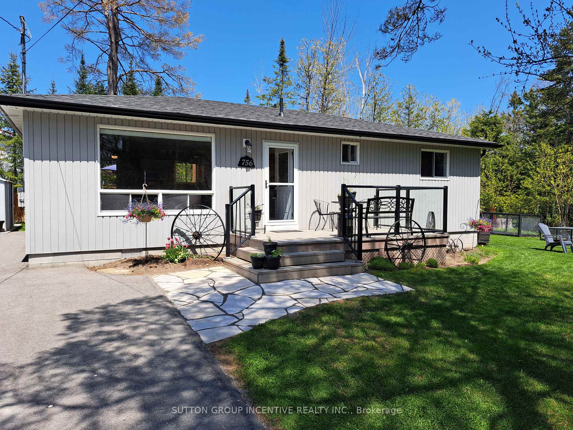 Photo 1 of 756 Roberts Road, Innisfil, Alcona — HOMEH