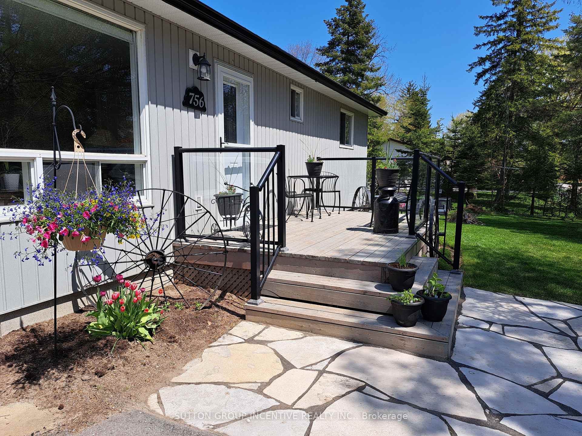 Photo 2 of 756 Roberts Road, Innisfil, Alcona — HOMEH