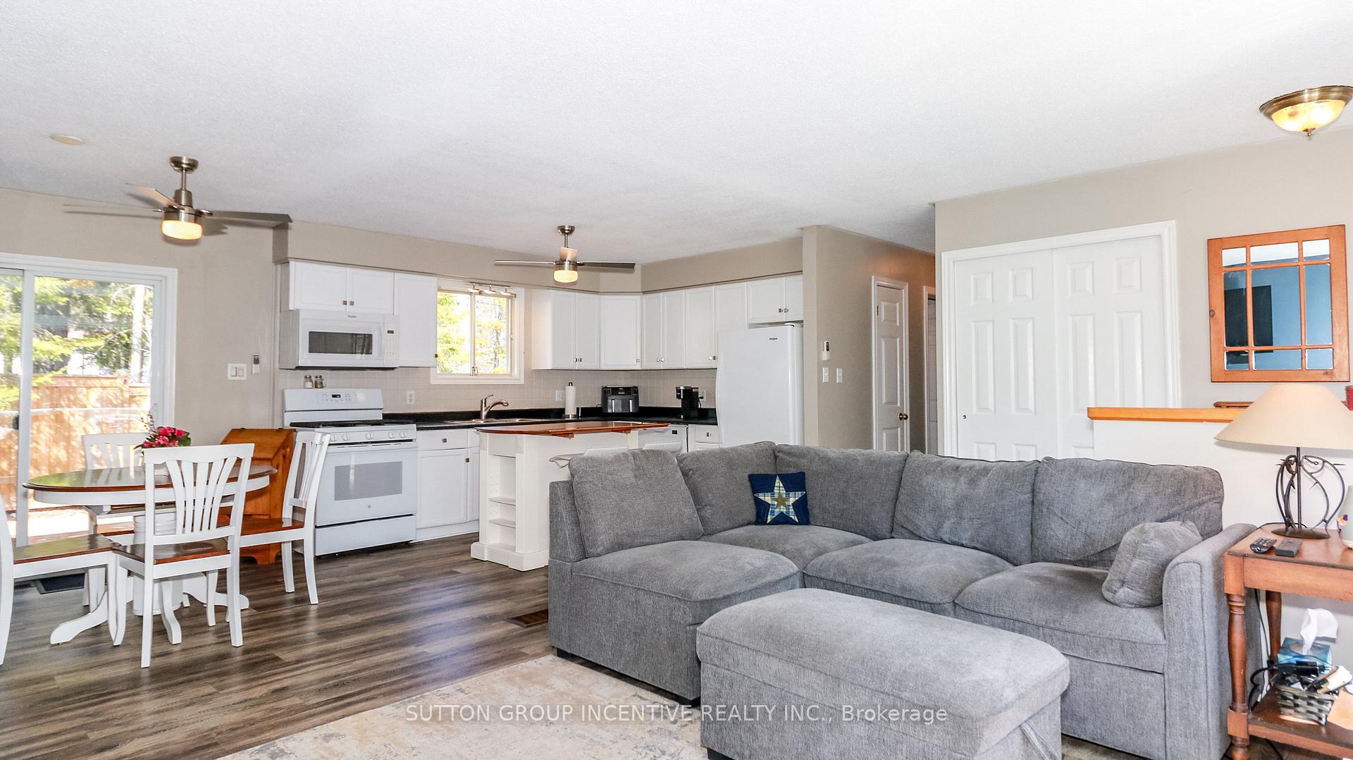 Photo 8 of 756 Roberts Road, Innisfil, Alcona — HOMEH