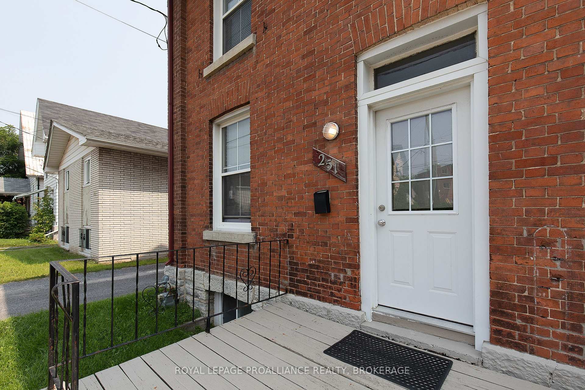 Photo 4 of 251 Division Street, Kingston, East of Sir John A. Blvd — HOMEH