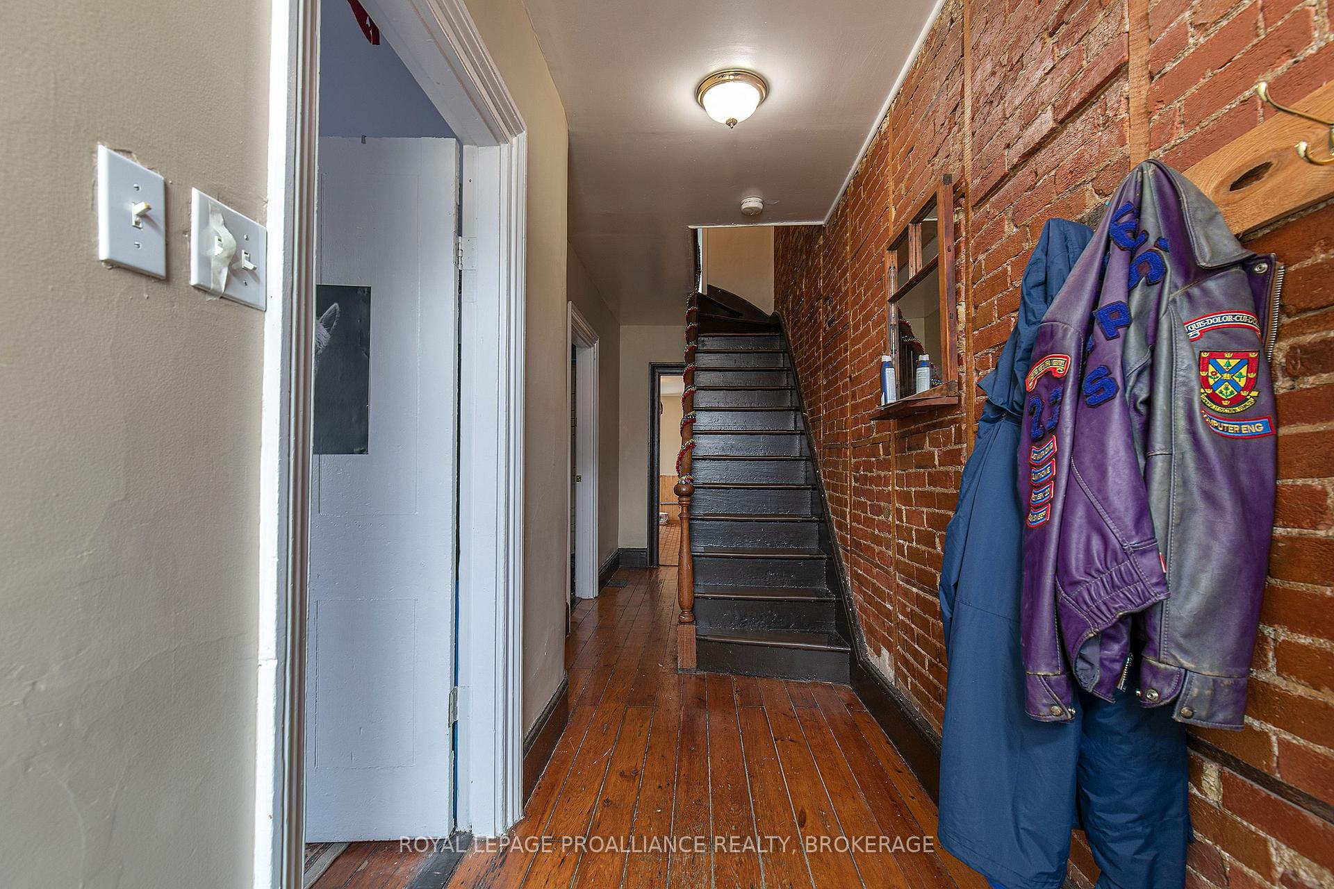 Photo 11 of 251 Division Street, Kingston, East of Sir John A. Blvd — HOMEH