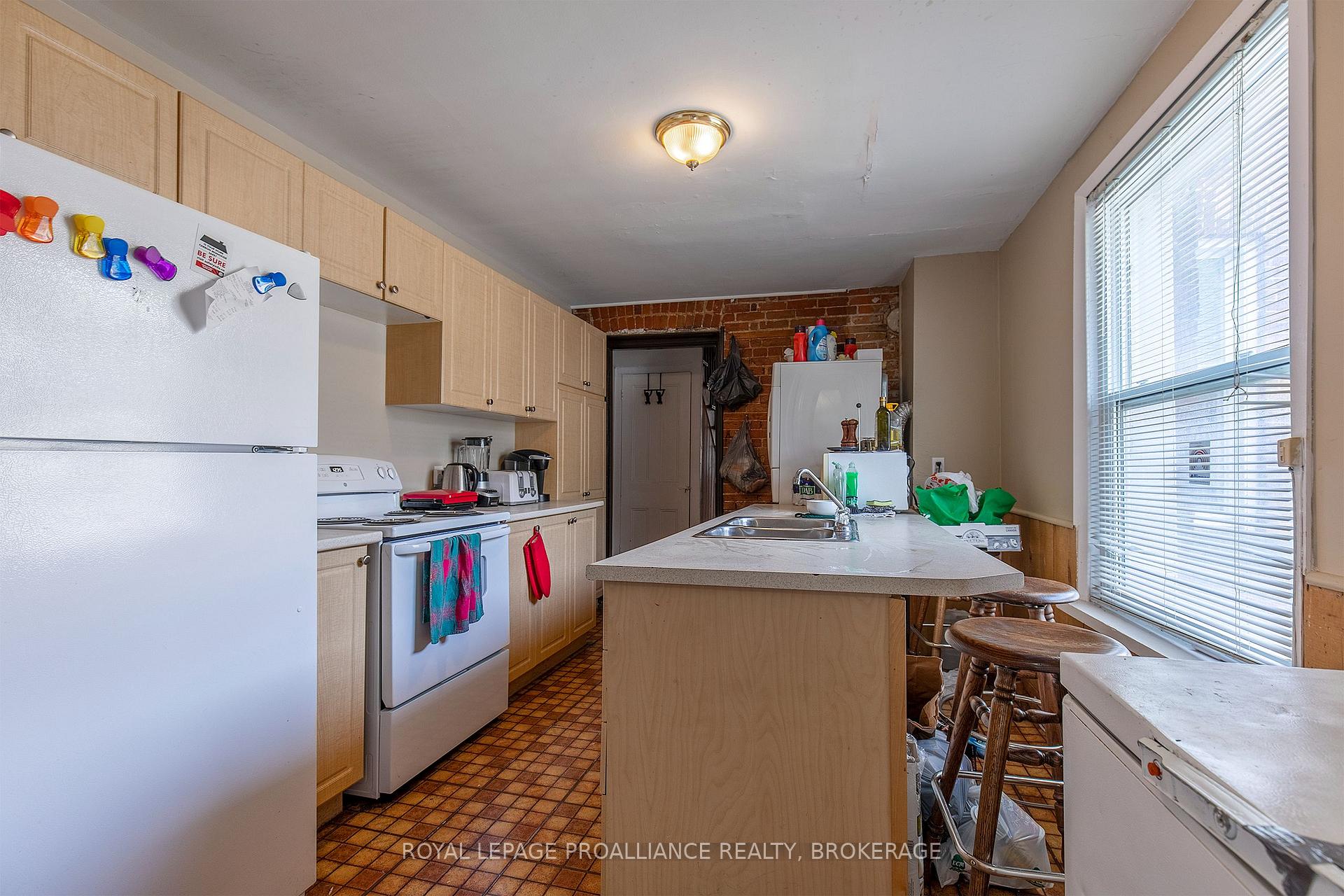 Photo 18 of 251 Division Street, Kingston, East of Sir John A. Blvd — HOMEH