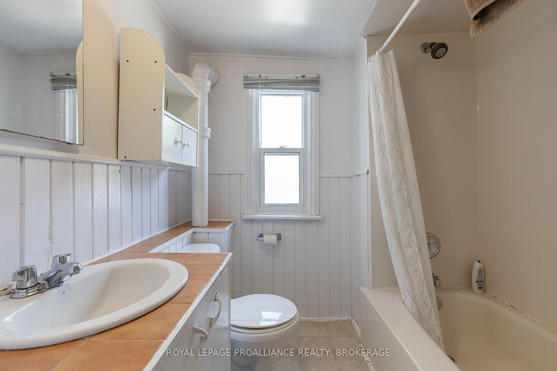 Photo 31 of 251 Division Street, Kingston, East of Sir John A. Blvd — HOMEH