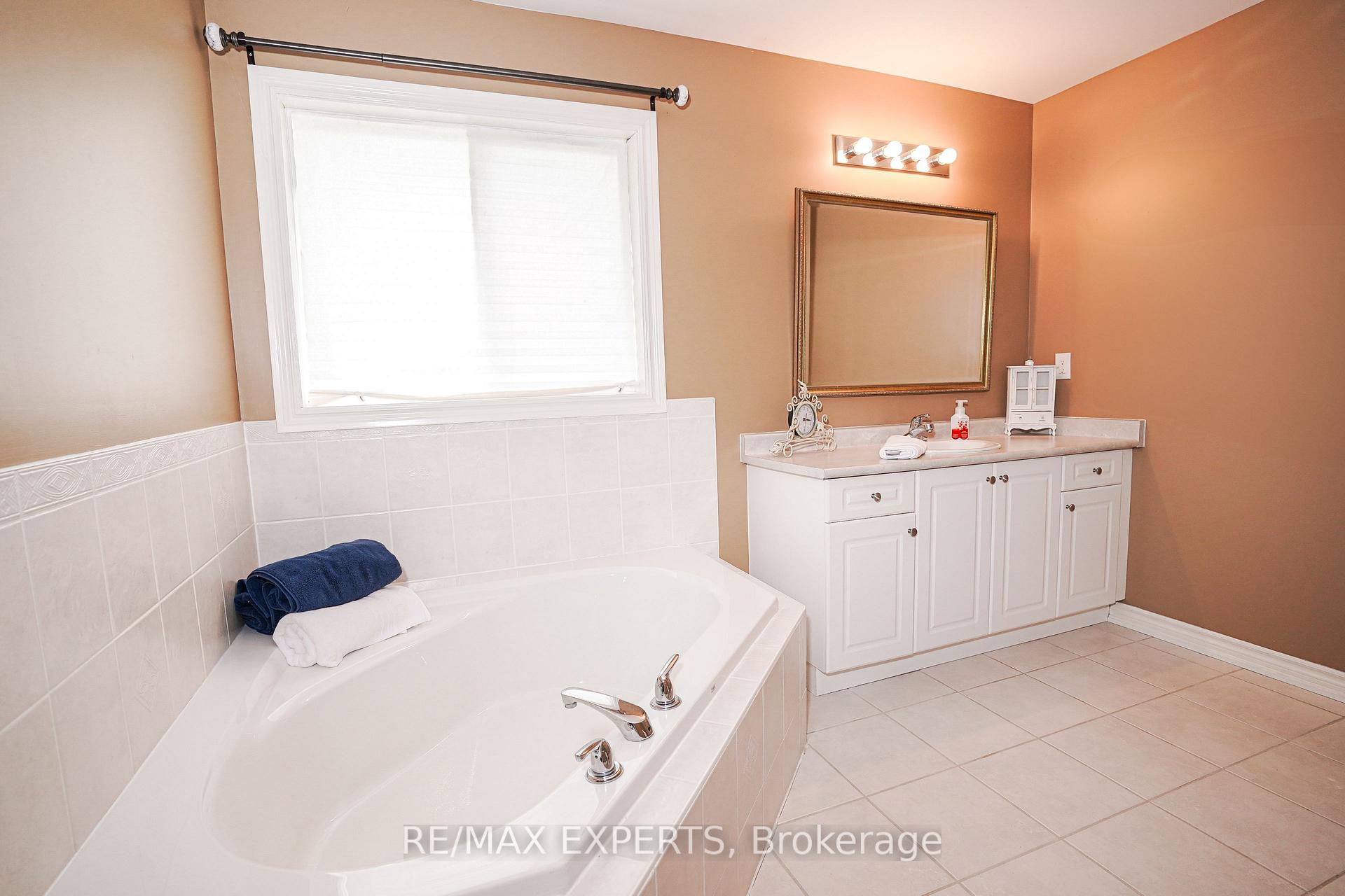 Photo 28 of 1202 Lowrie Street, Innisfil, Alcona — HOMEH