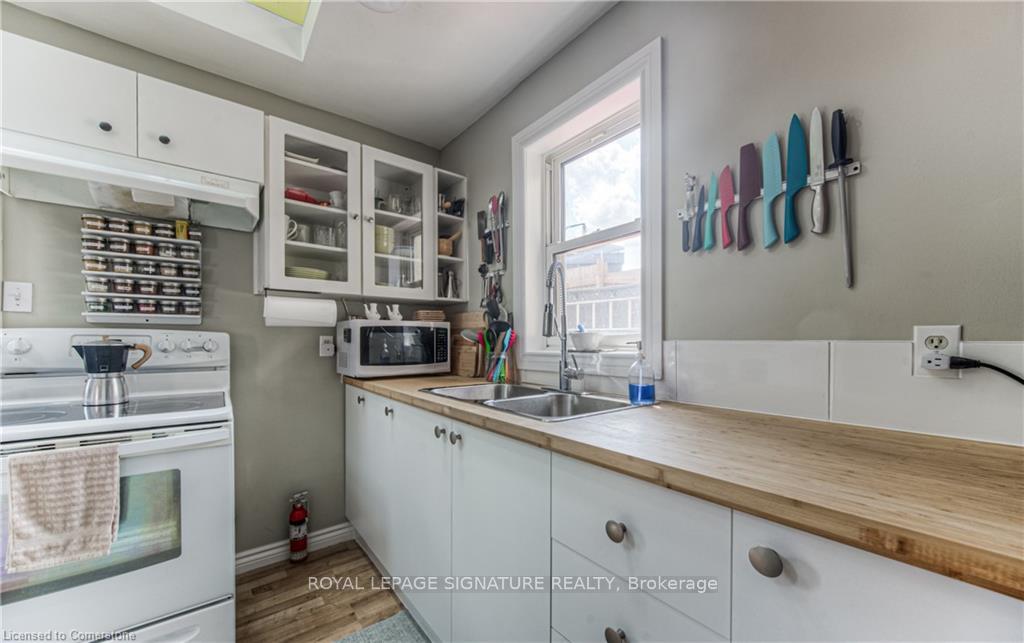 Photo 8 of 21 Wellington Street N, Kitchener — HOMEH