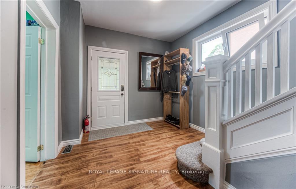 Photo 13 of 21 Wellington Street N, Kitchener — HOMEH