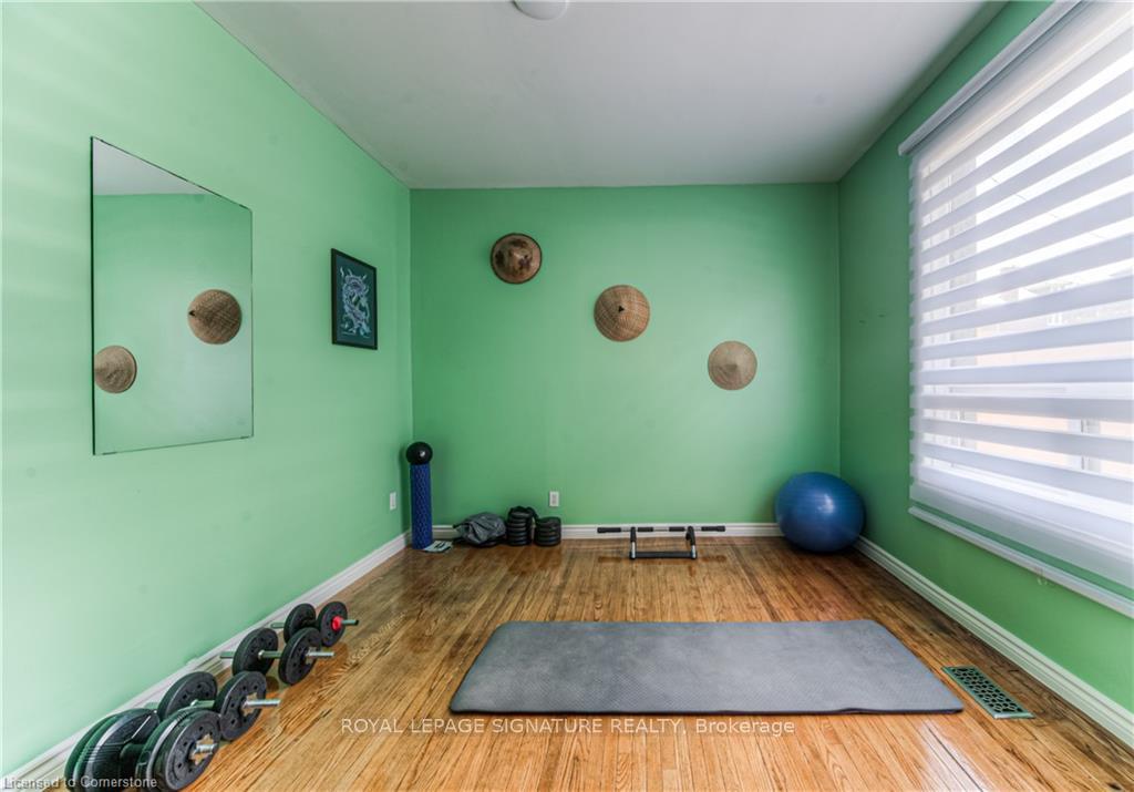 Photo 15 of 21 Wellington Street N, Kitchener — HOMEH