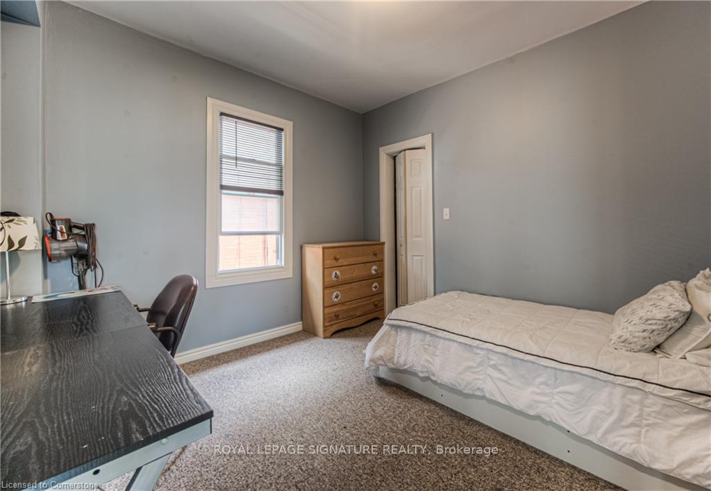 Photo 16 of 21 Wellington Street N, Kitchener — HOMEH