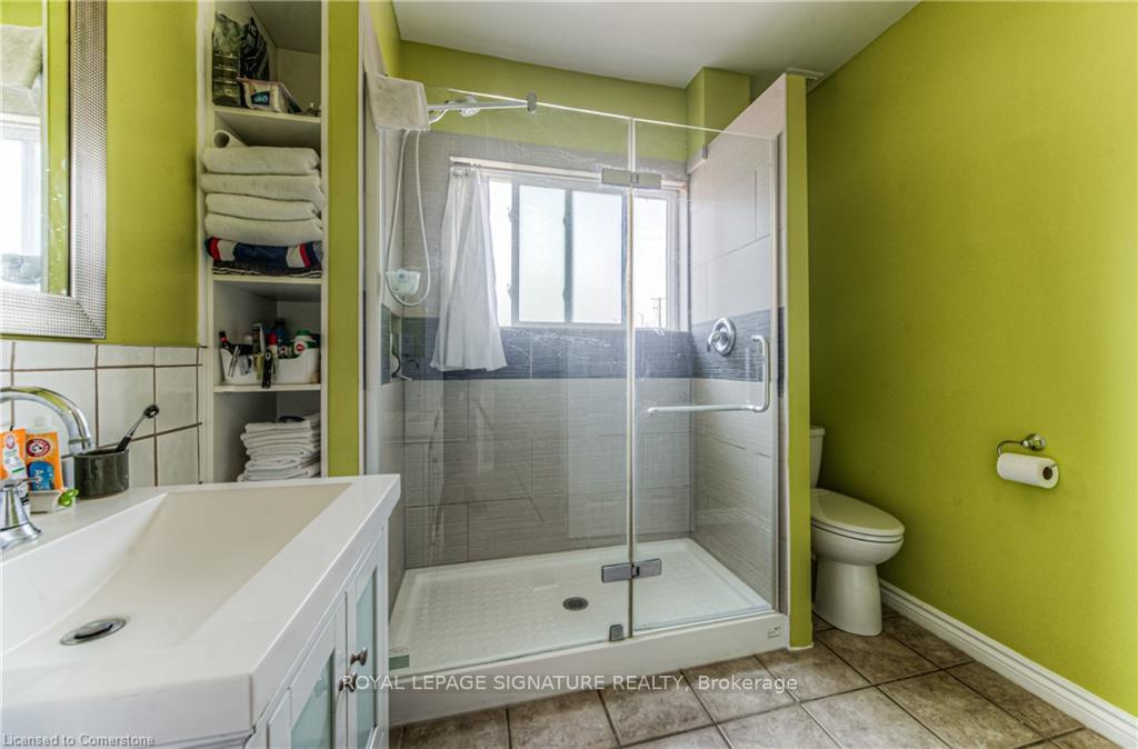 Photo 21 of 21 Wellington Street N, Kitchener — HOMEH
