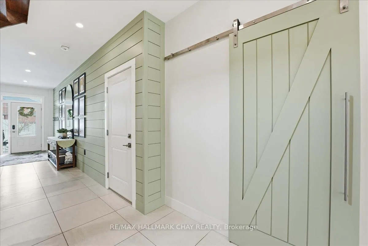 Photo 8 of 26 Lowry Court, Barrie, Edgehill Drive — HOMEH