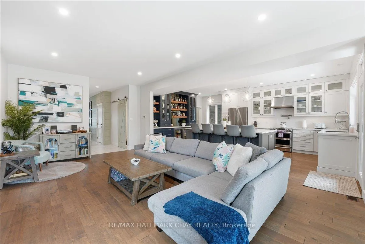 Photo 14 of 26 Lowry Court, Barrie, Edgehill Drive — HOMEH