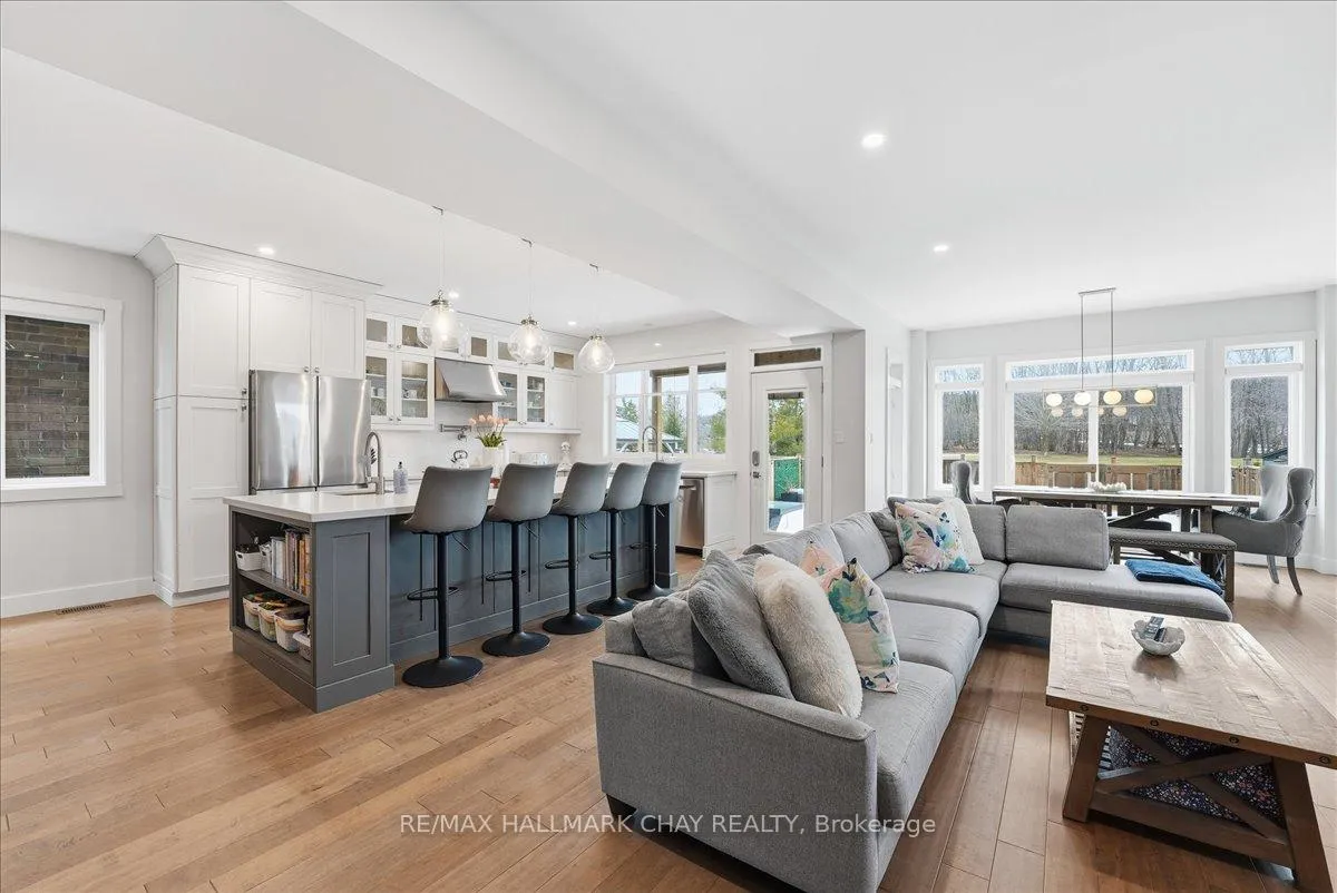 Photo 15 of 26 Lowry Court, Barrie, Edgehill Drive — HOMEH