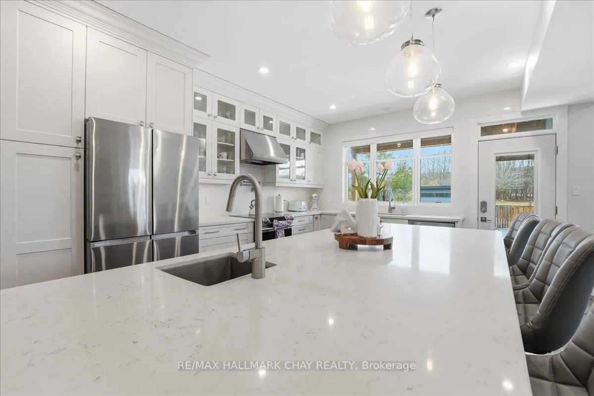 Photo 18 of 26 Lowry Court, Barrie, Edgehill Drive — HOMEH