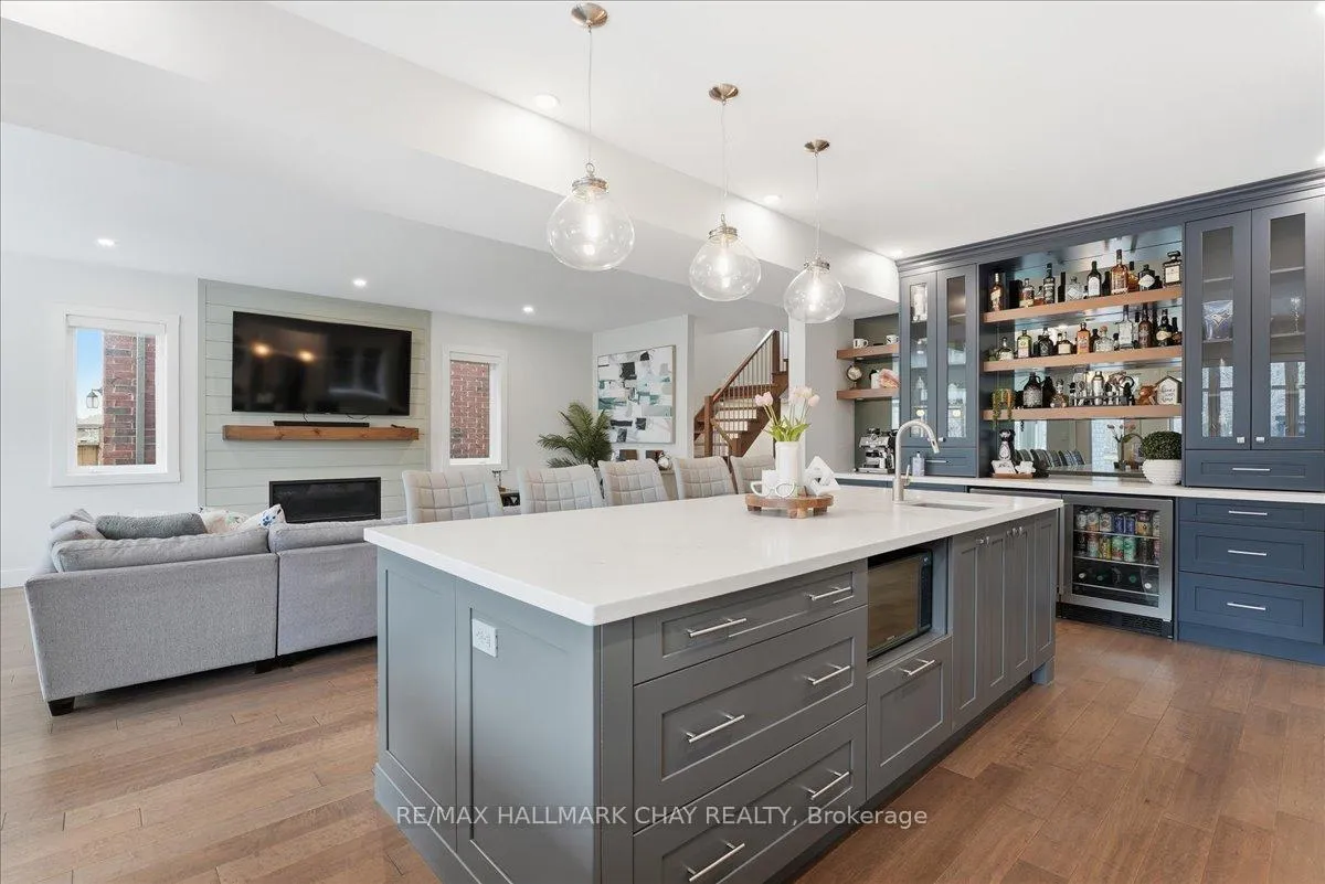 Photo 23 of 26 Lowry Court, Barrie, Edgehill Drive — HOMEH